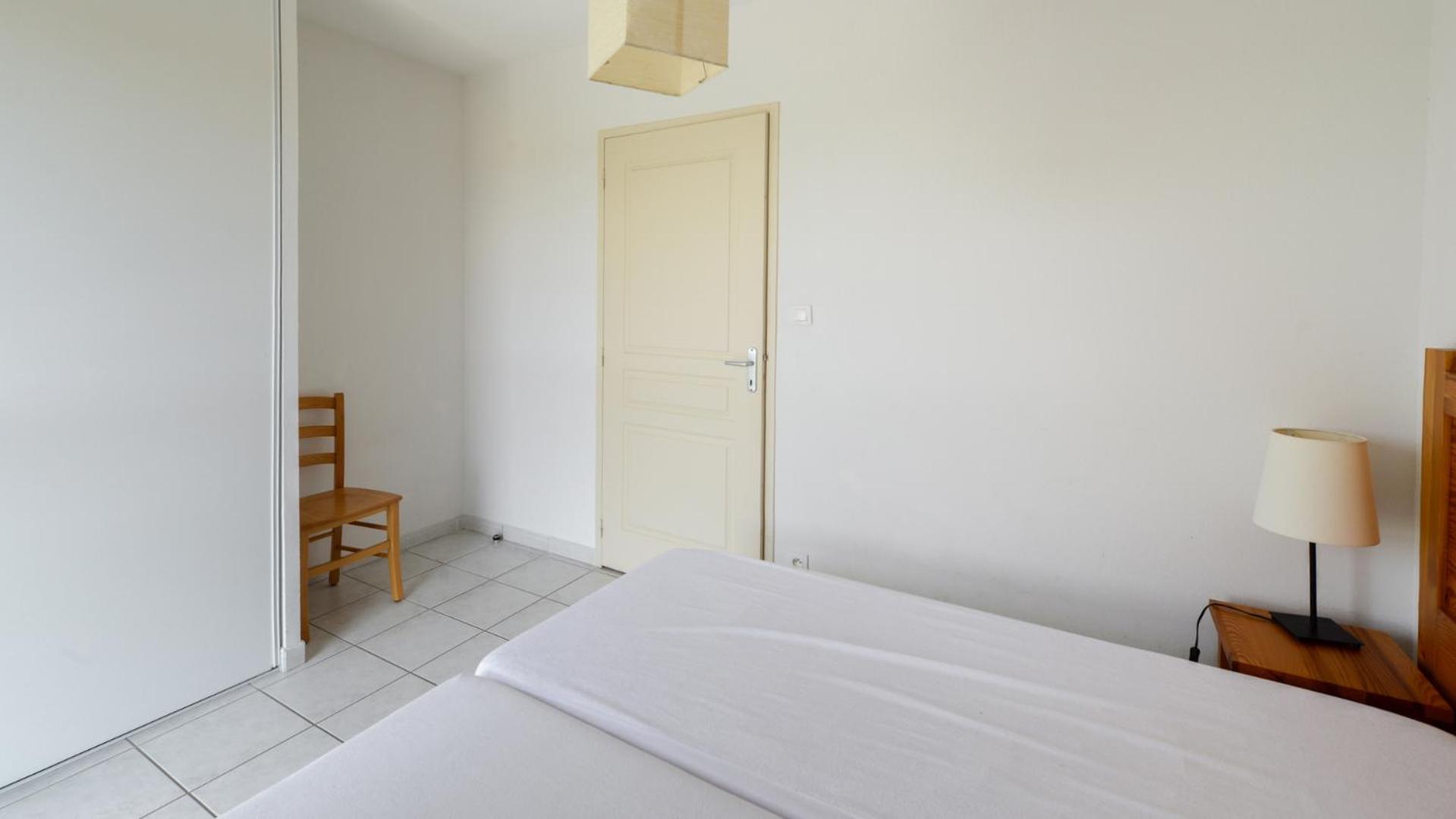 One-Bedroom Apartment (4 Adults) - Photo 2