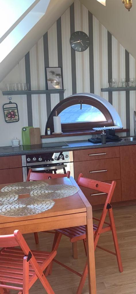 One-Bedroom Apartment - Attic photo 2
