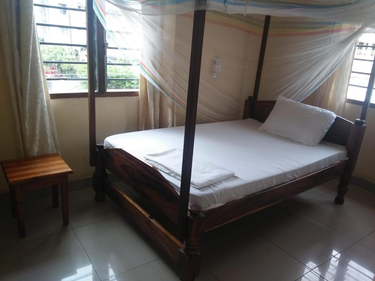 Budget Double Room - Photo 4