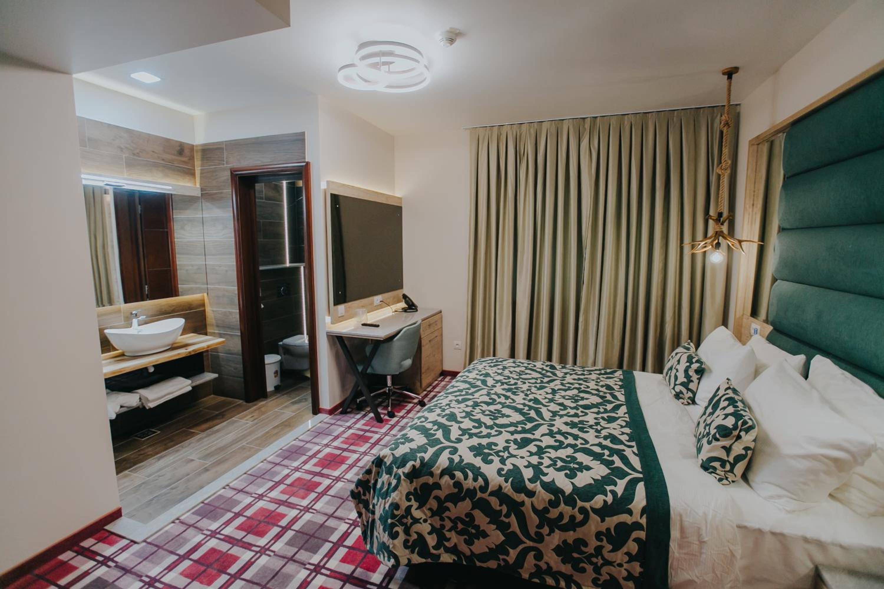Double Room - Photo 7
