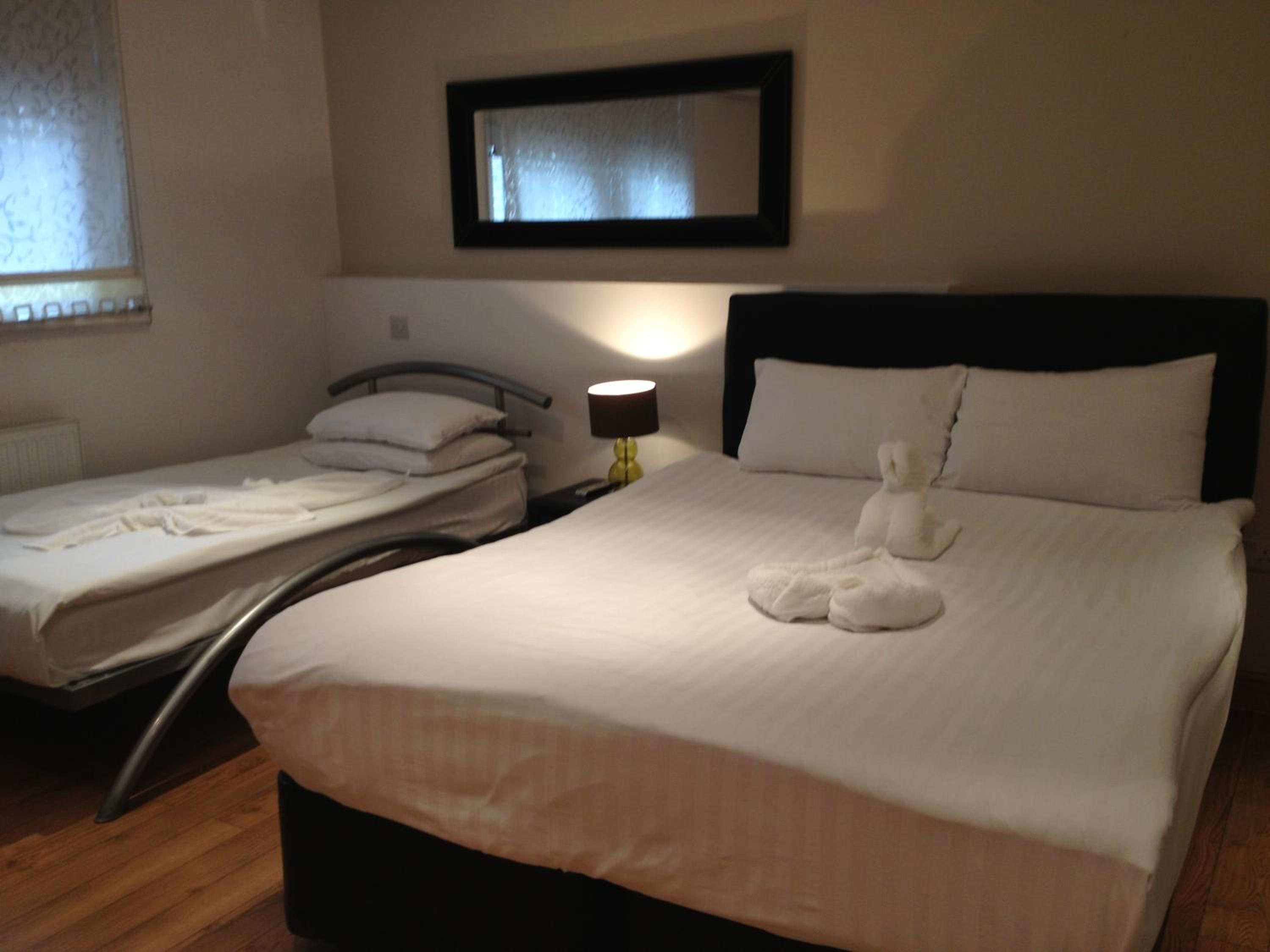 Studio (3 Adults)