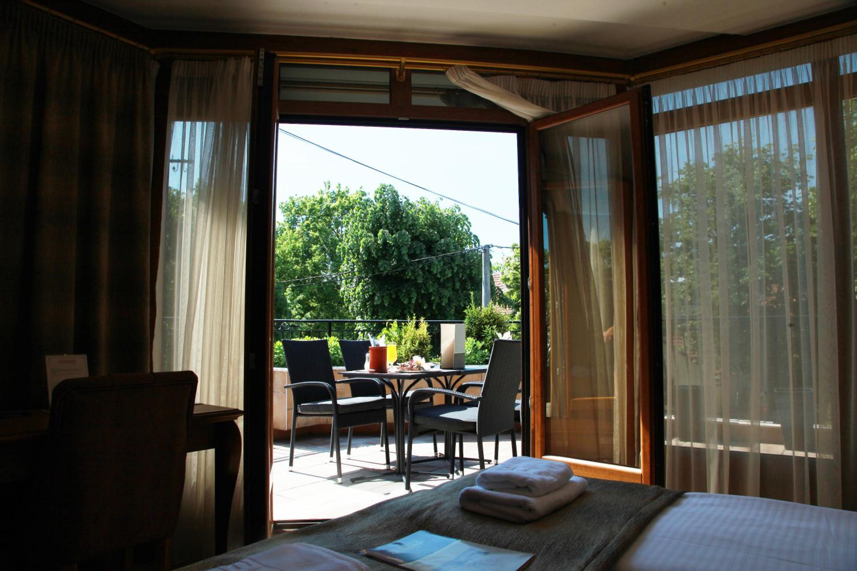 Suite with Spa Bath - Photo 31