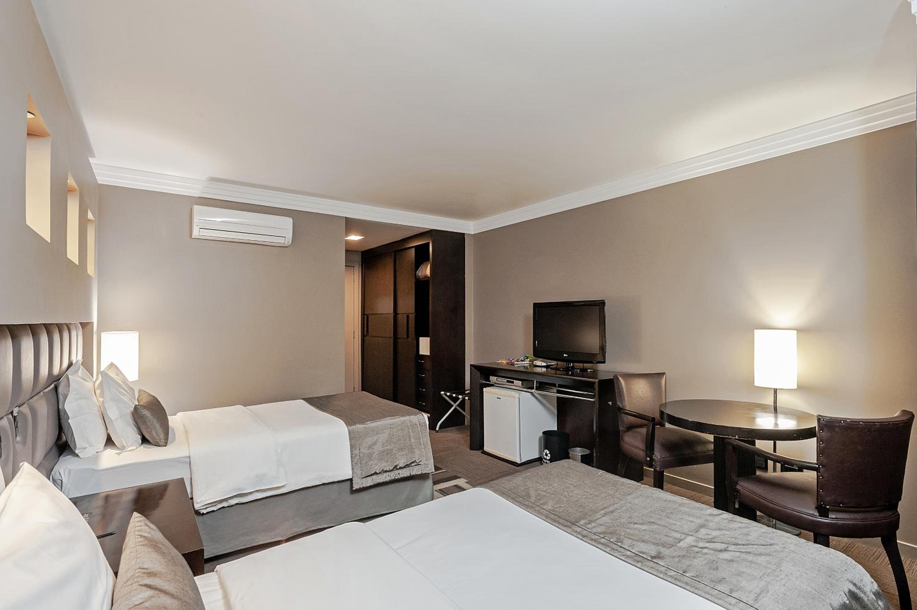 Luxury Twin Room - Photo 6