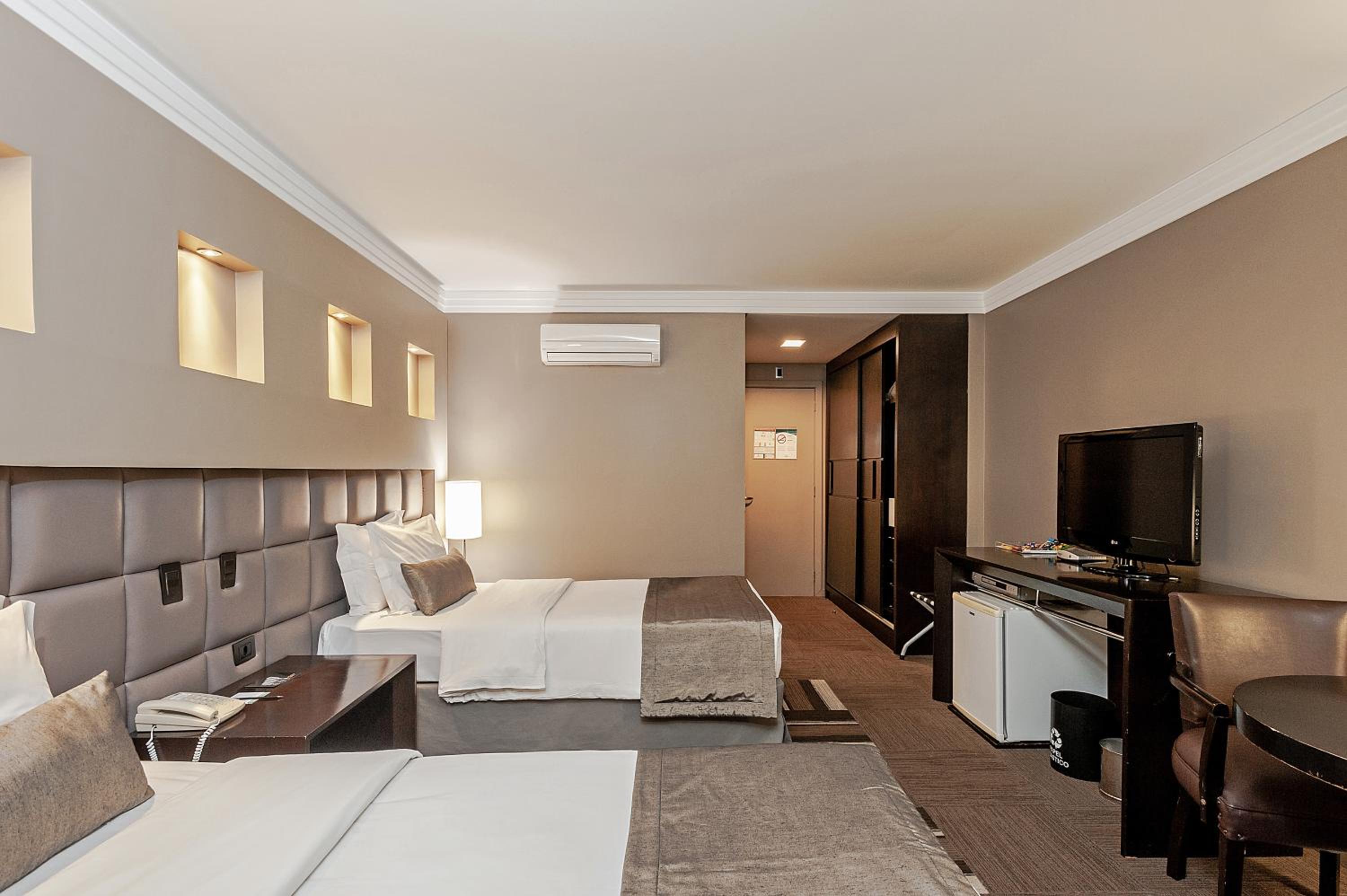 Luxury Twin Room - Photo 3