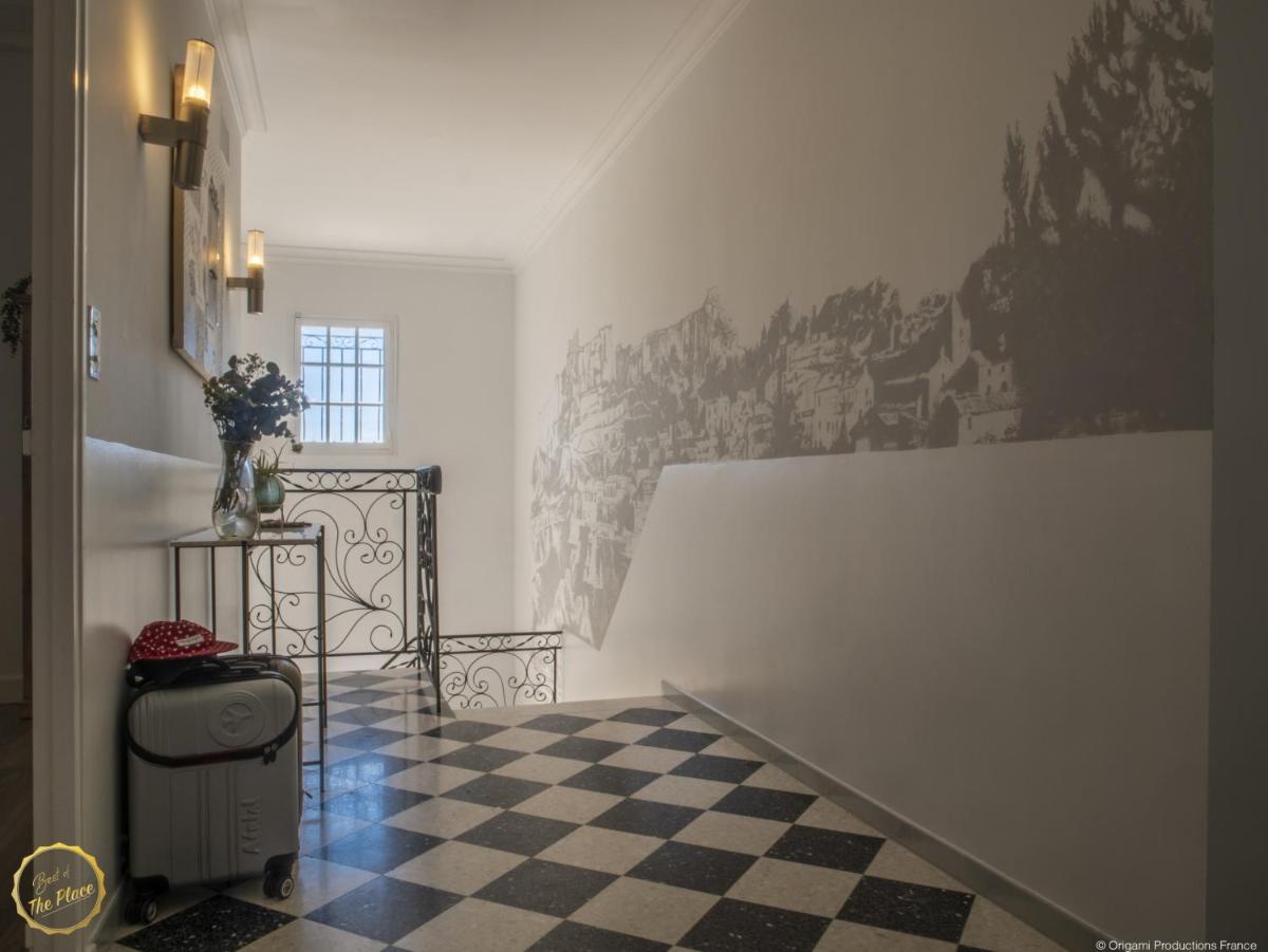 Four-Bedroom Apartment - Photo 12