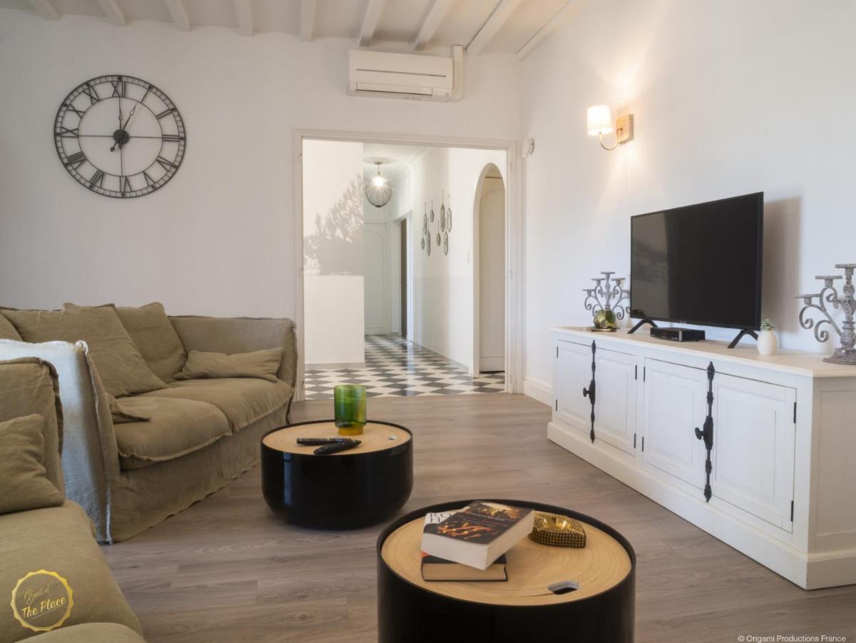 Four-Bedroom Apartment - Photo 14