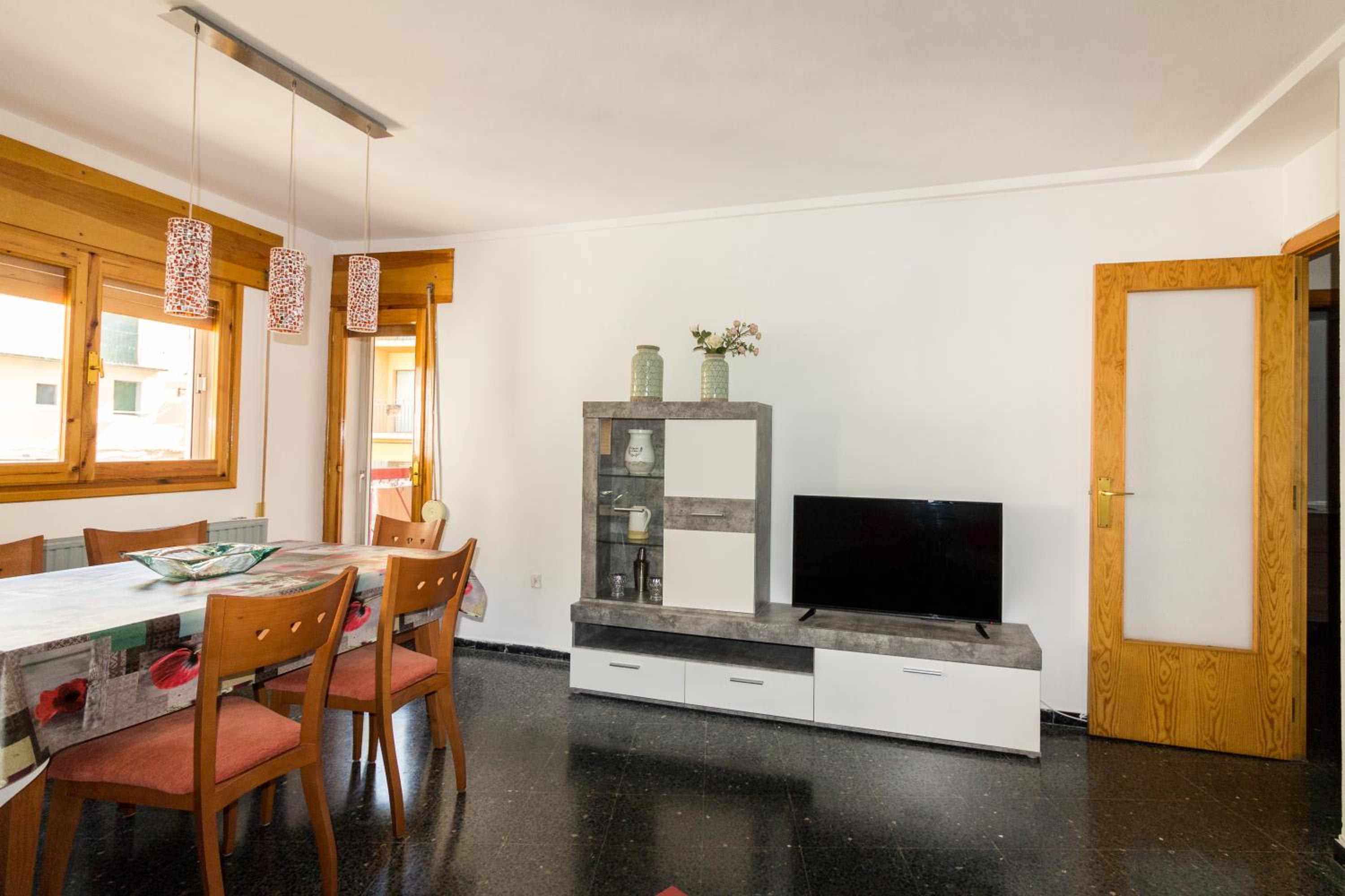 Three-Bedroom Apartment photo 3