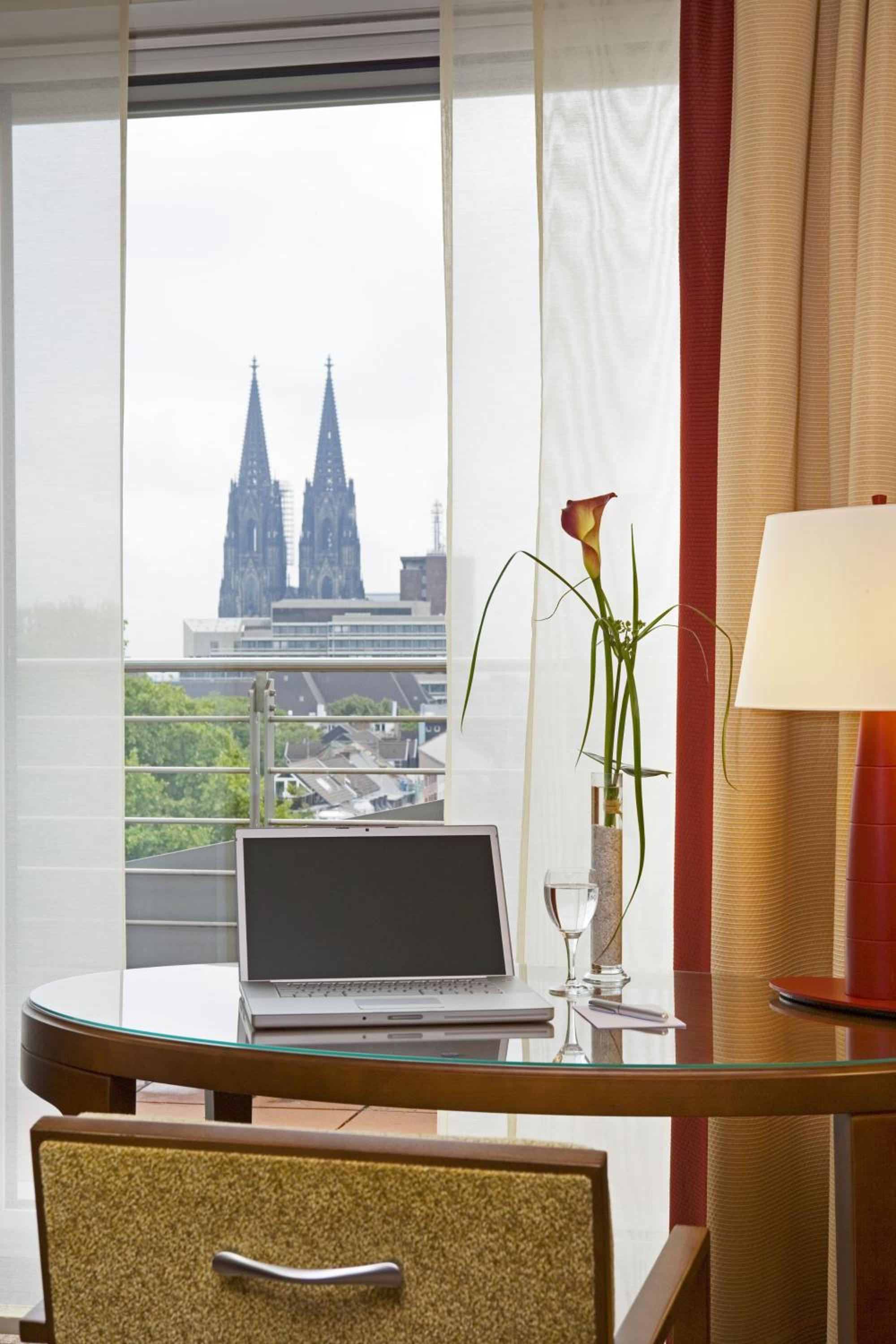 Executive King Room - Photo 2