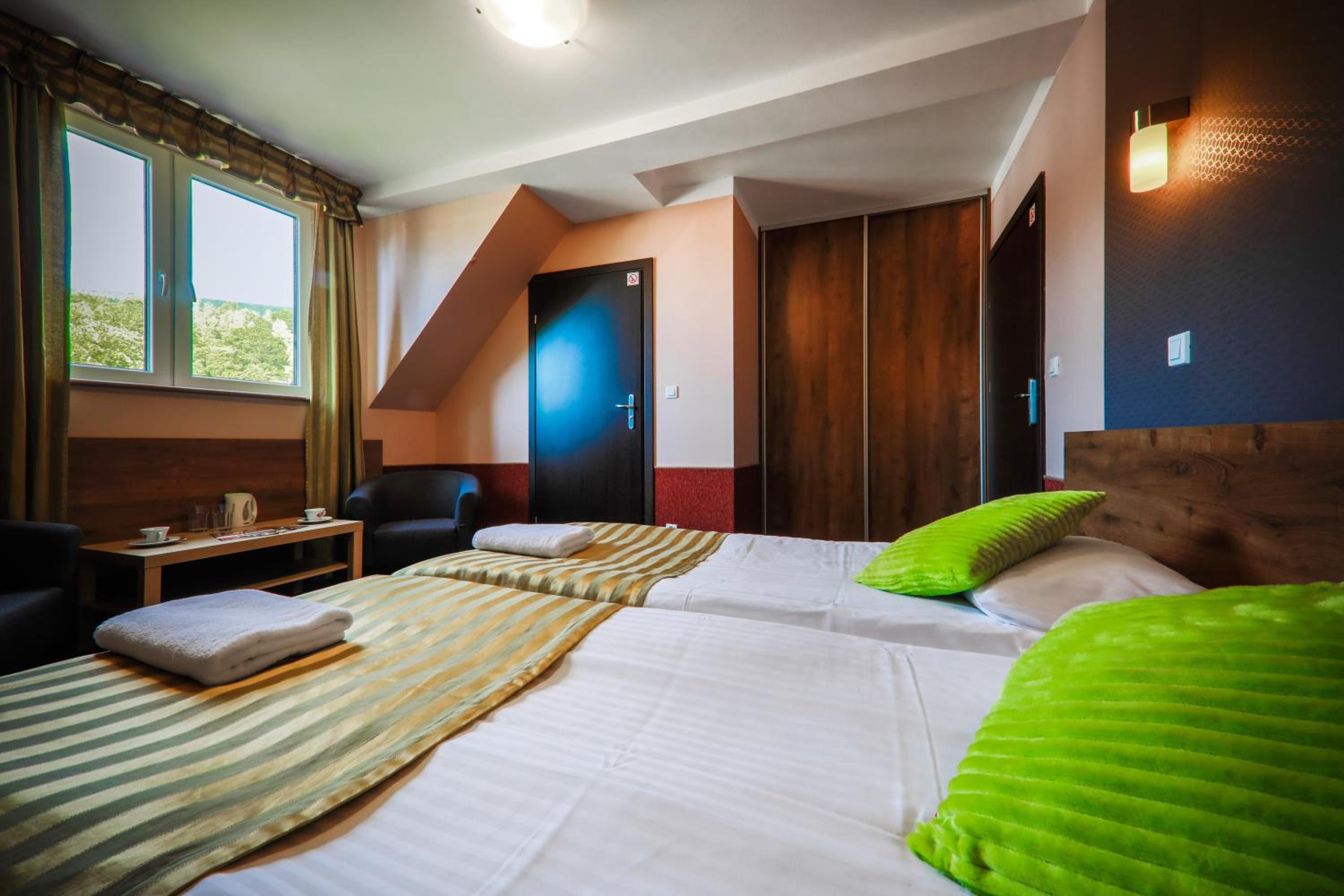 Deluxe Twin Room photo 3