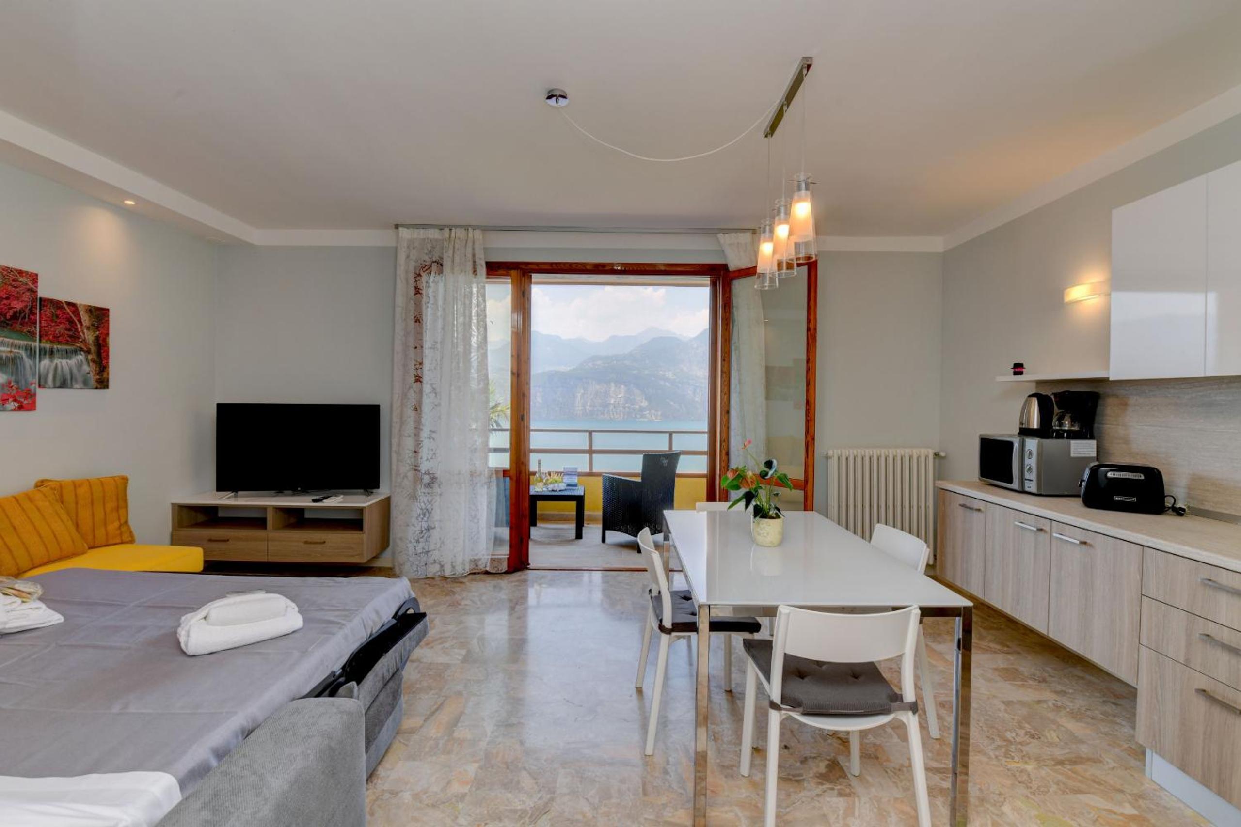 Apartment with Lake View photo 1