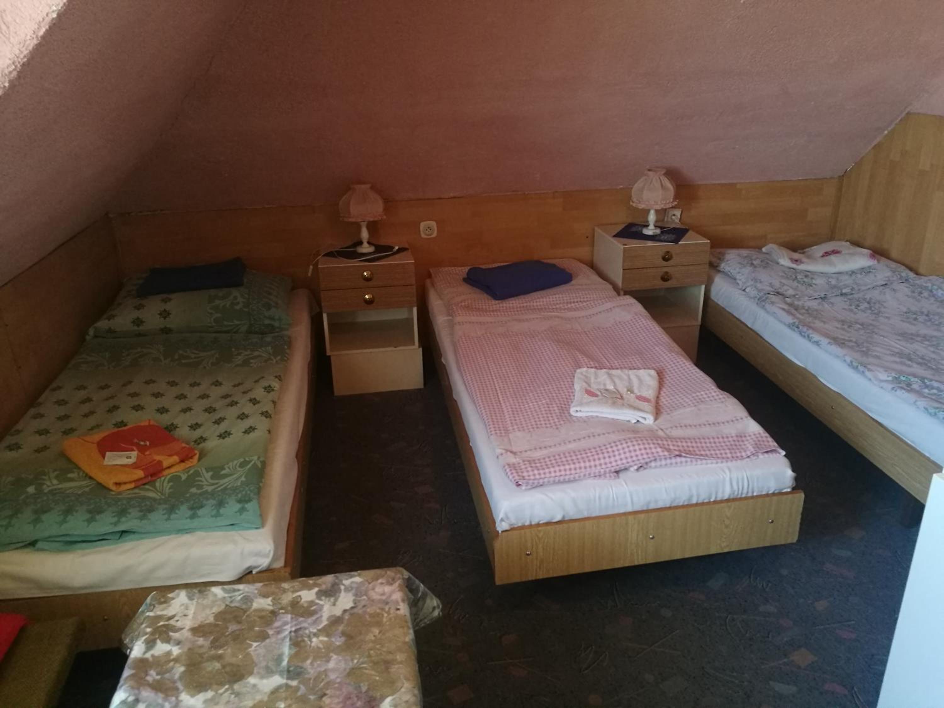 Twin Room - Photo 1