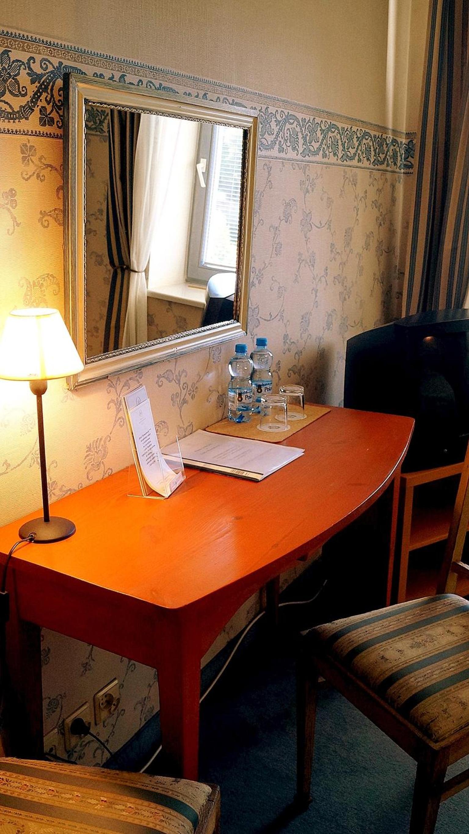 Standard Twin Room - Photo 7