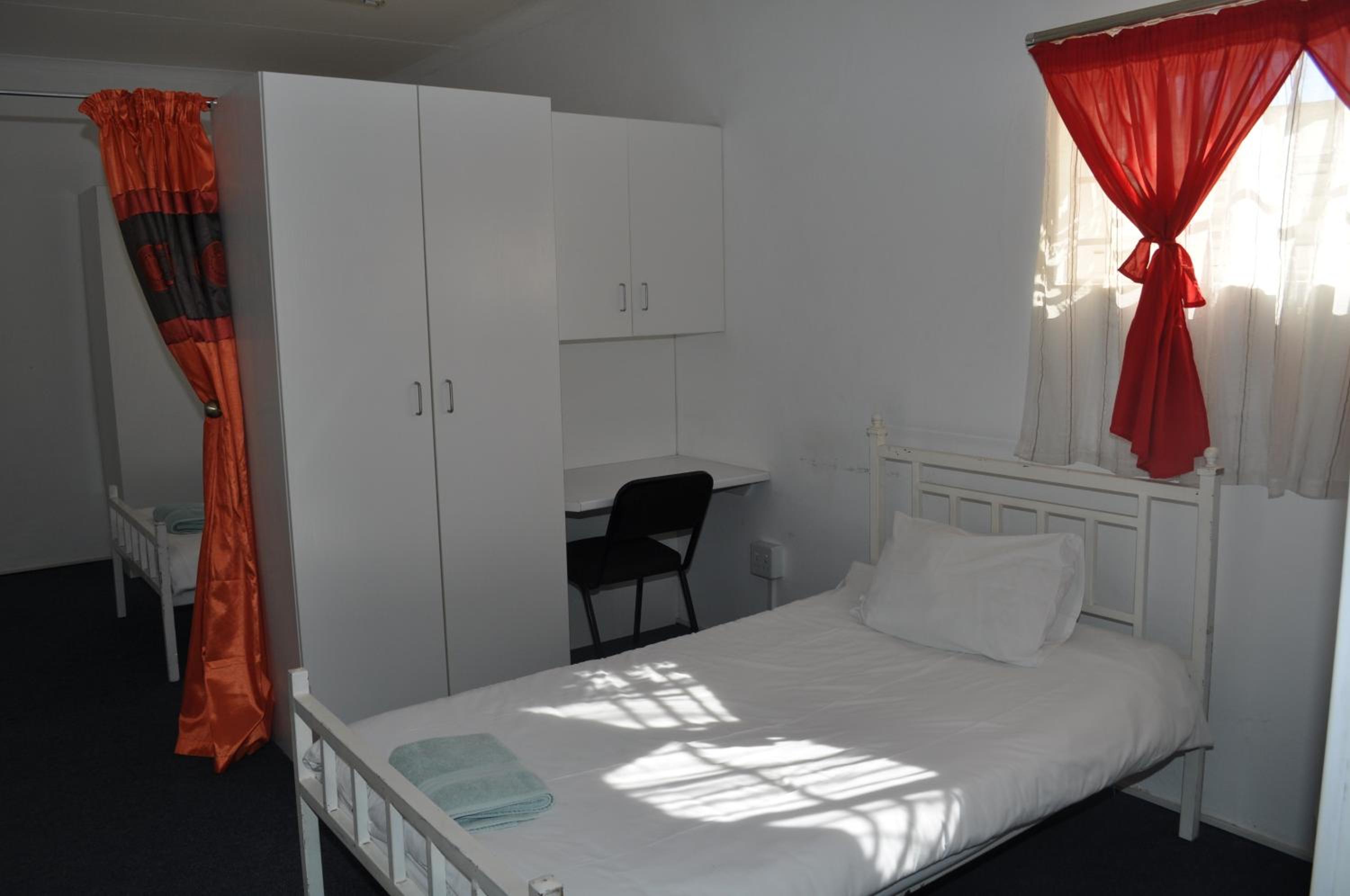 Mixed Dormitory Room photo 3