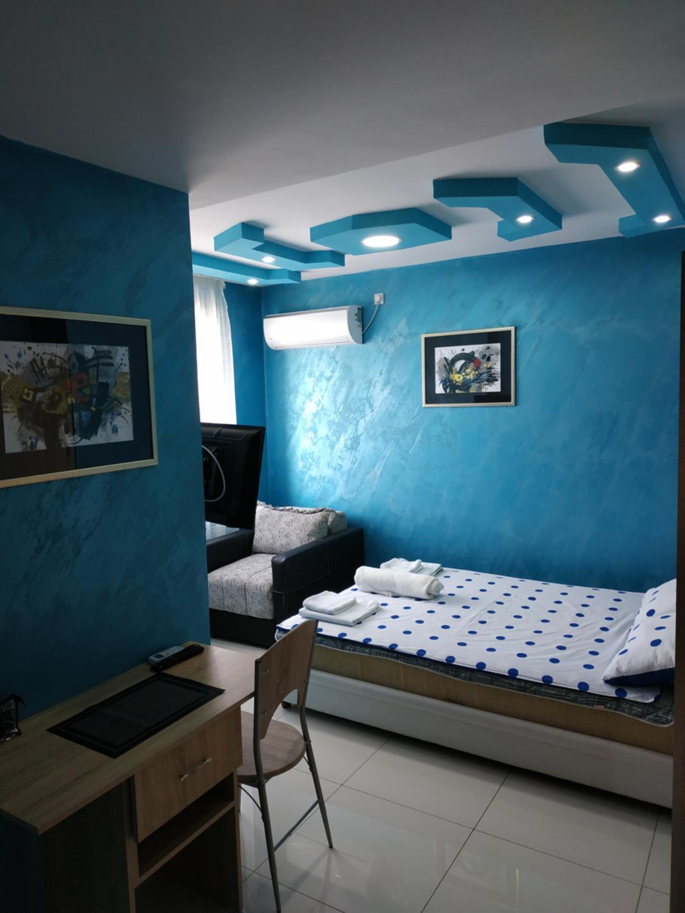 Apartment photo 2