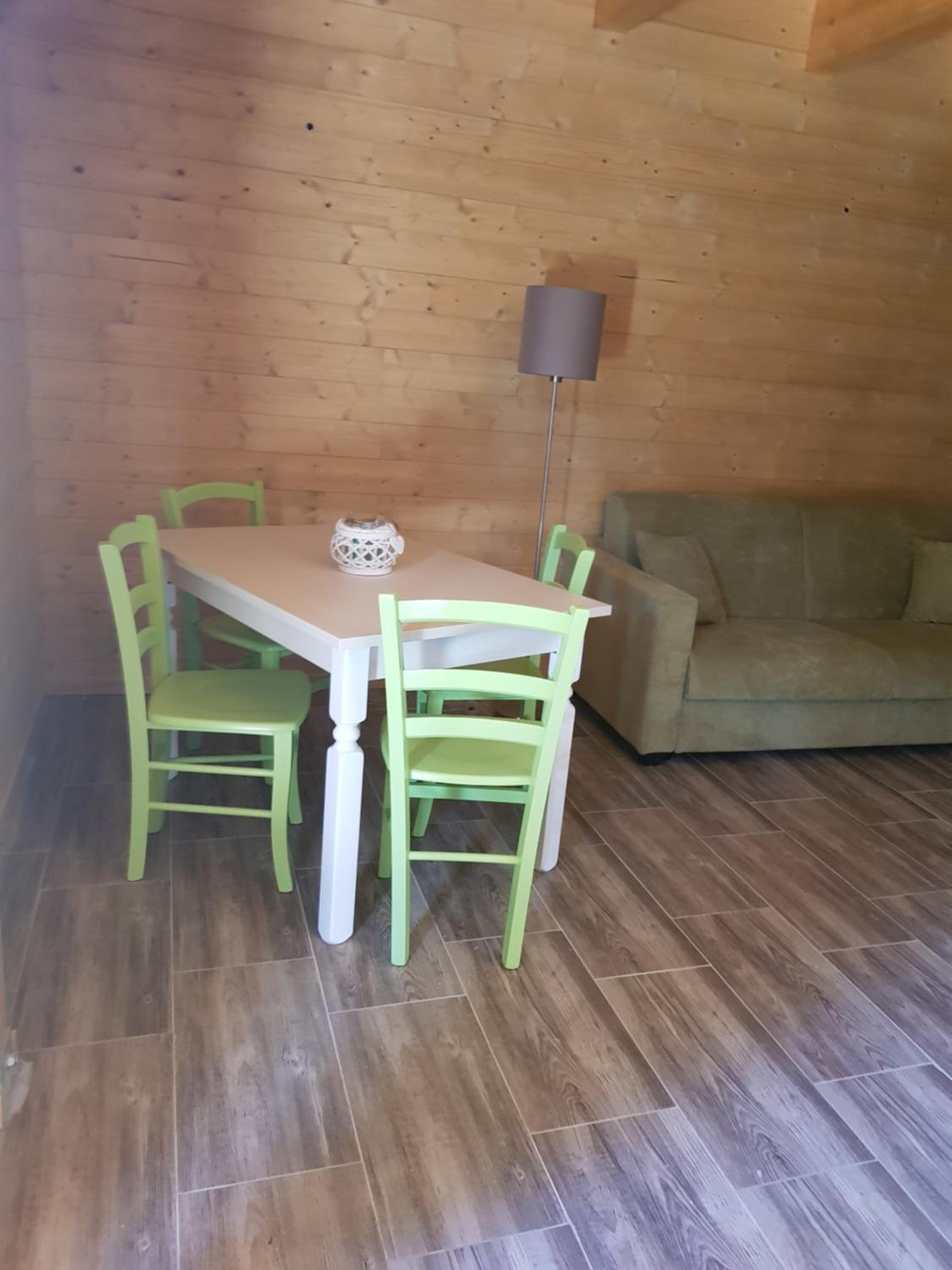 Apartment with Lake View - Photo 2