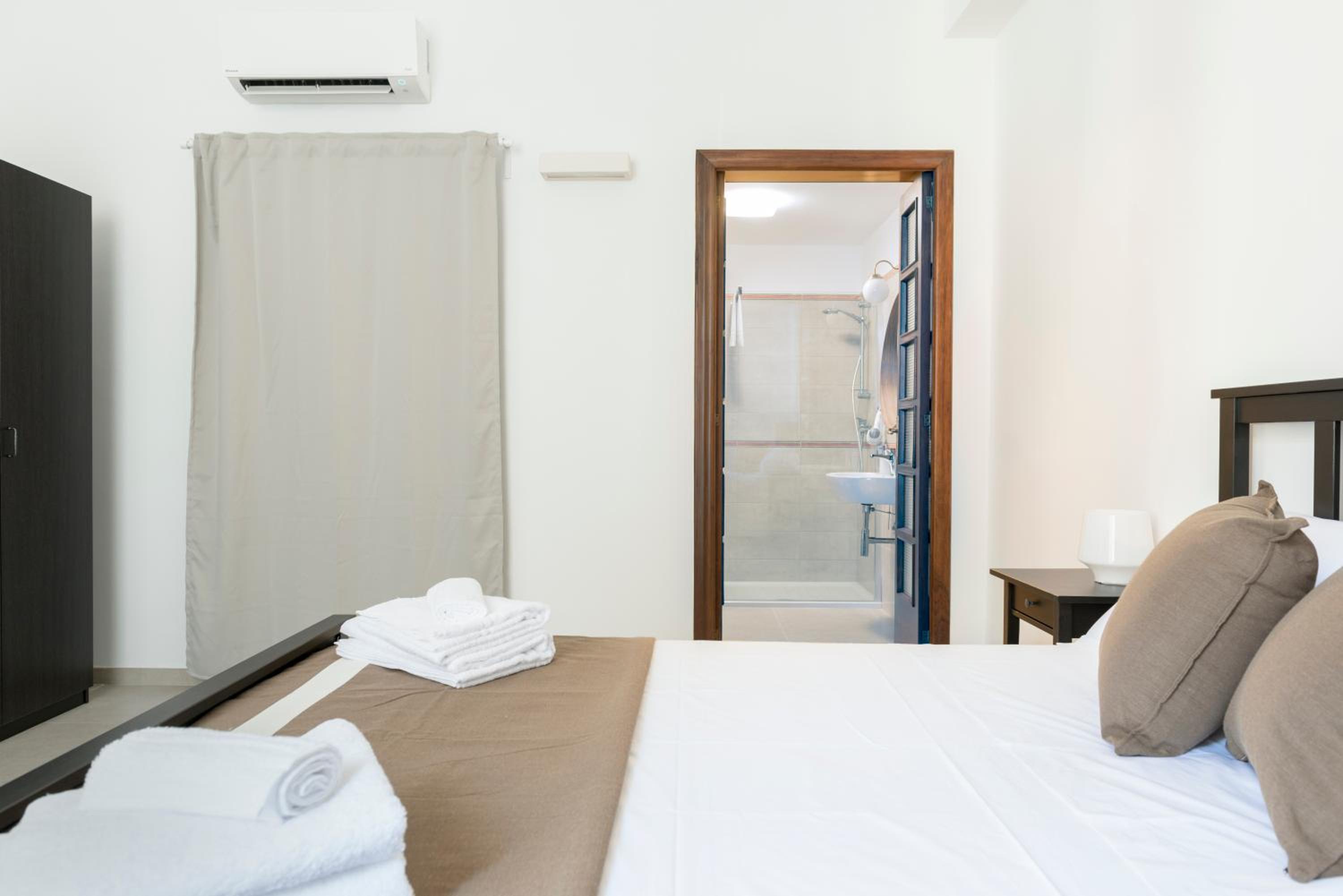 Double Room with Private Bathroom
