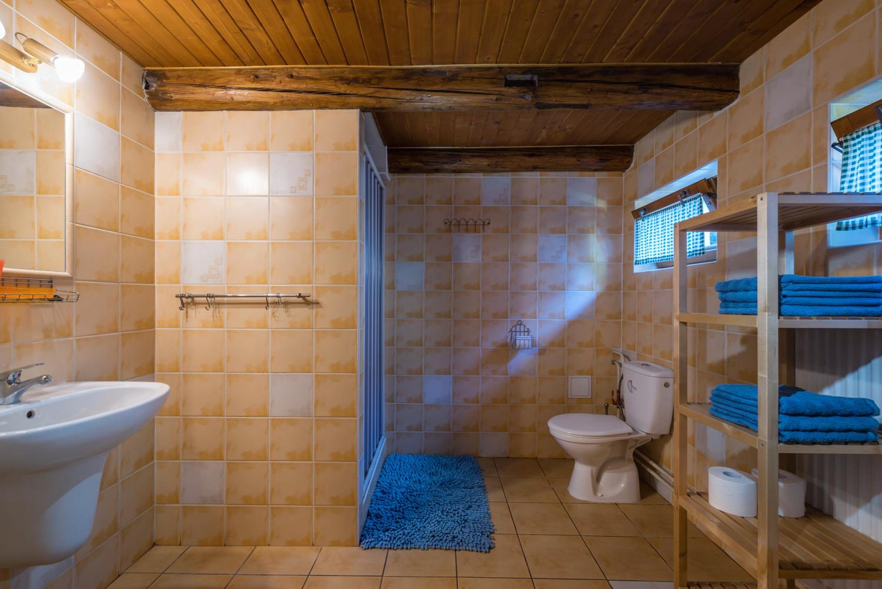 Two-Bedroom Apartment - Photo 3
