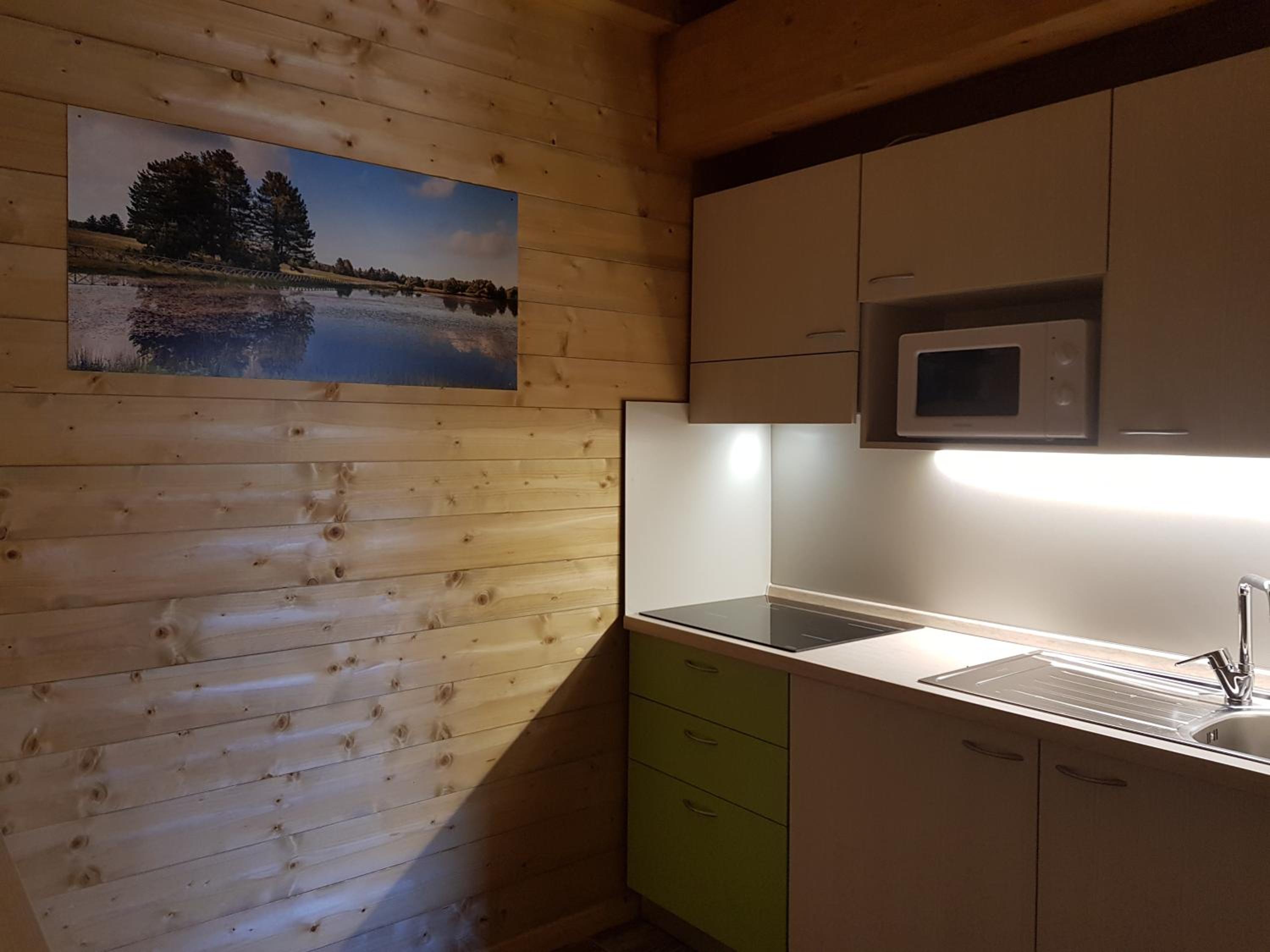 Apartment with Lake View - Photo 3