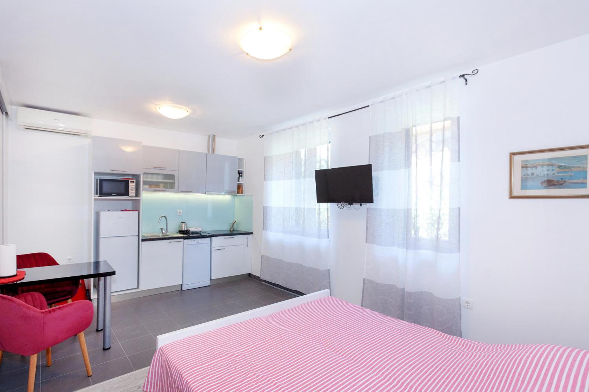 Studio Apartment