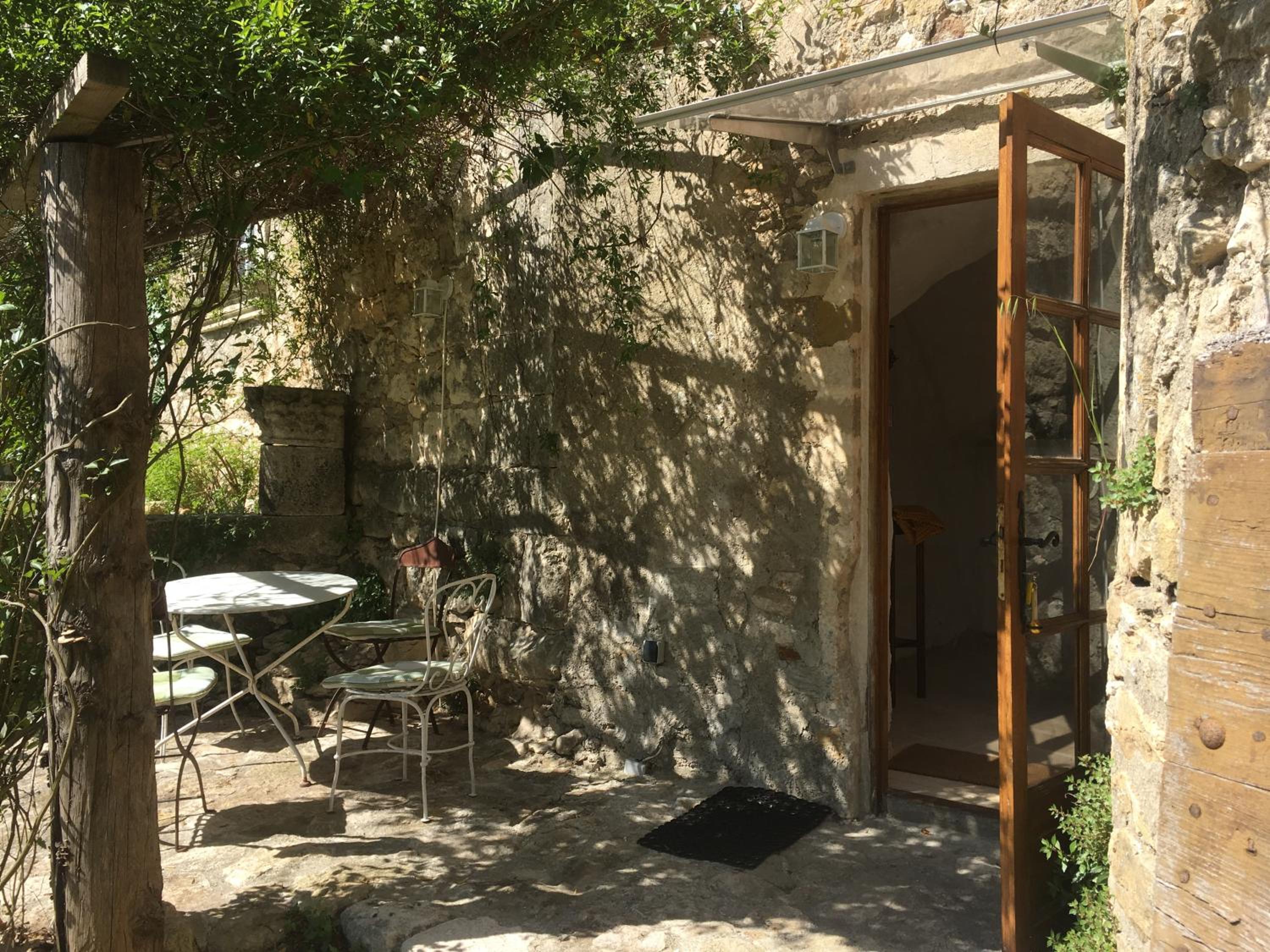 Studio with Terrace photo 2