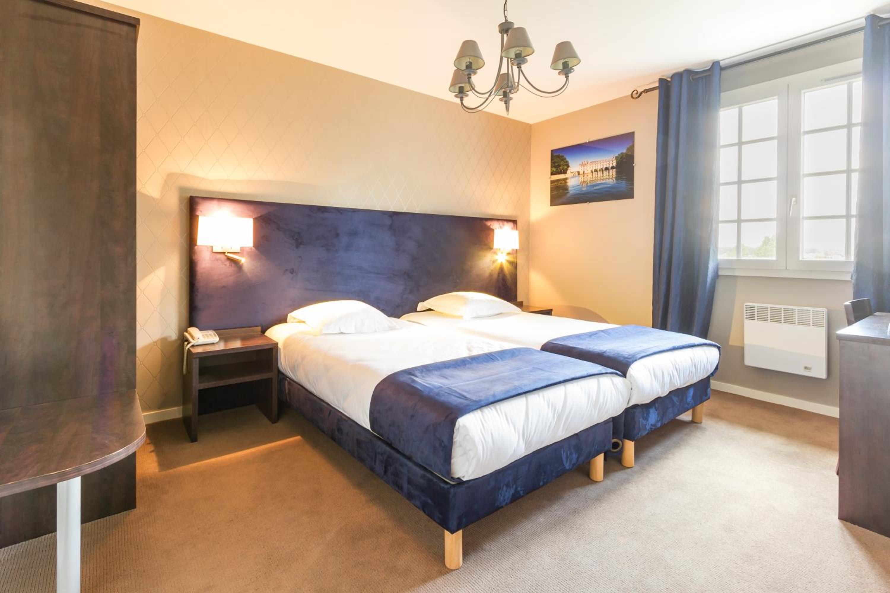 Superior Double or Twin Room with Air Conditioning