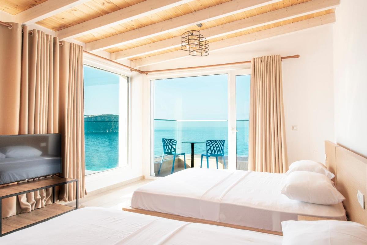 Deluxe Triple Room with Sea View