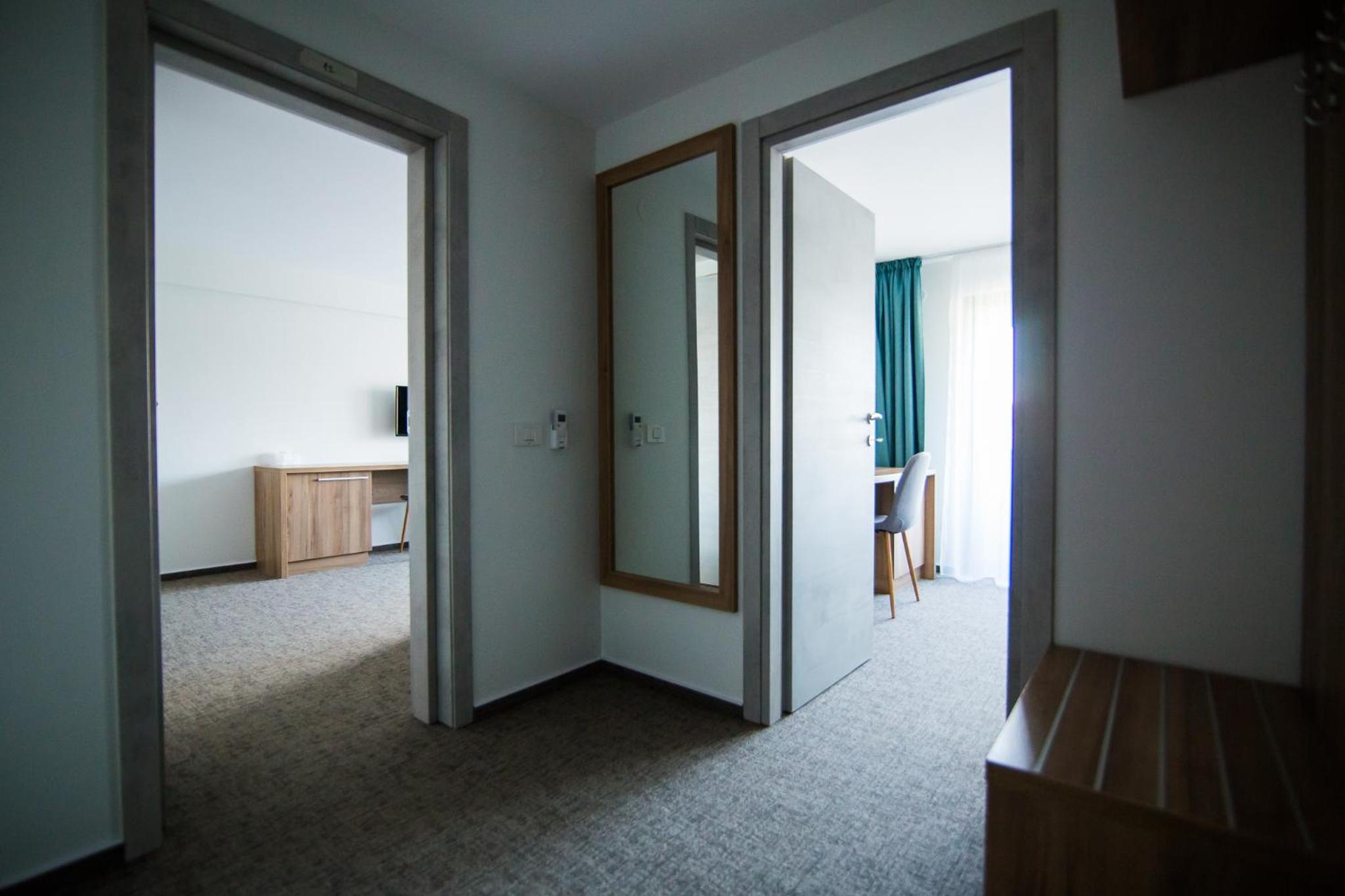 Apartment with Balcony - Photo 2