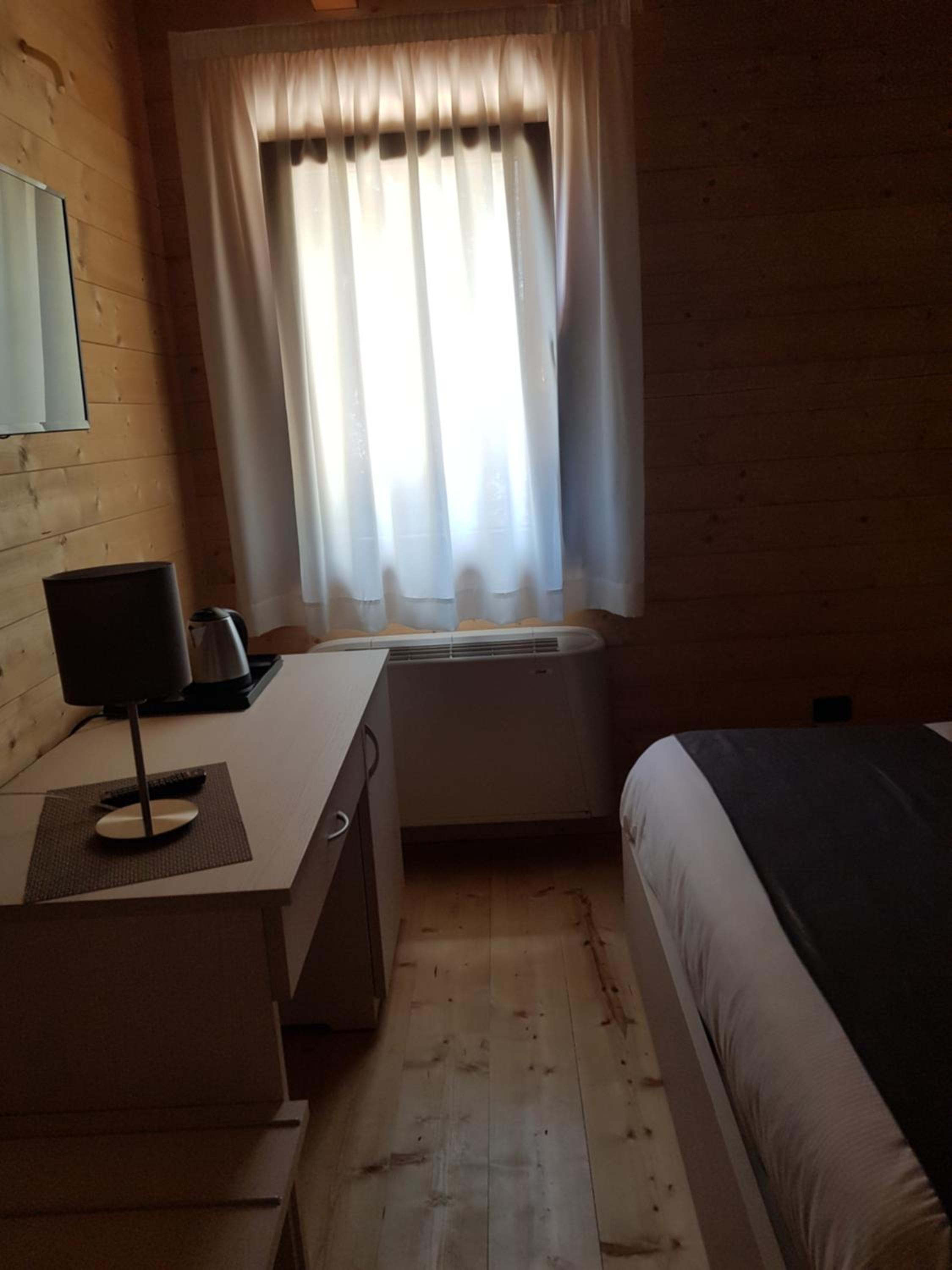 Quadruple Room with Lake View - Photo 4