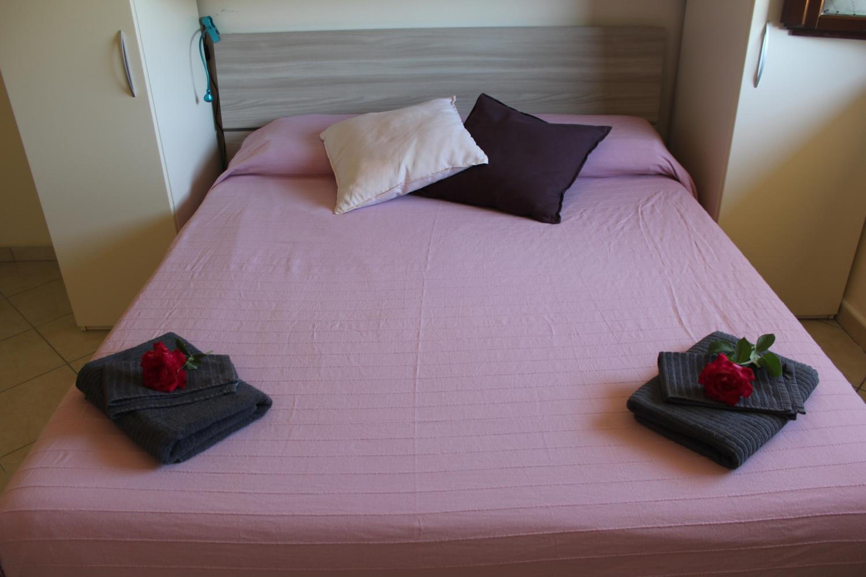 One-Bedroom Apartment - Photo 13