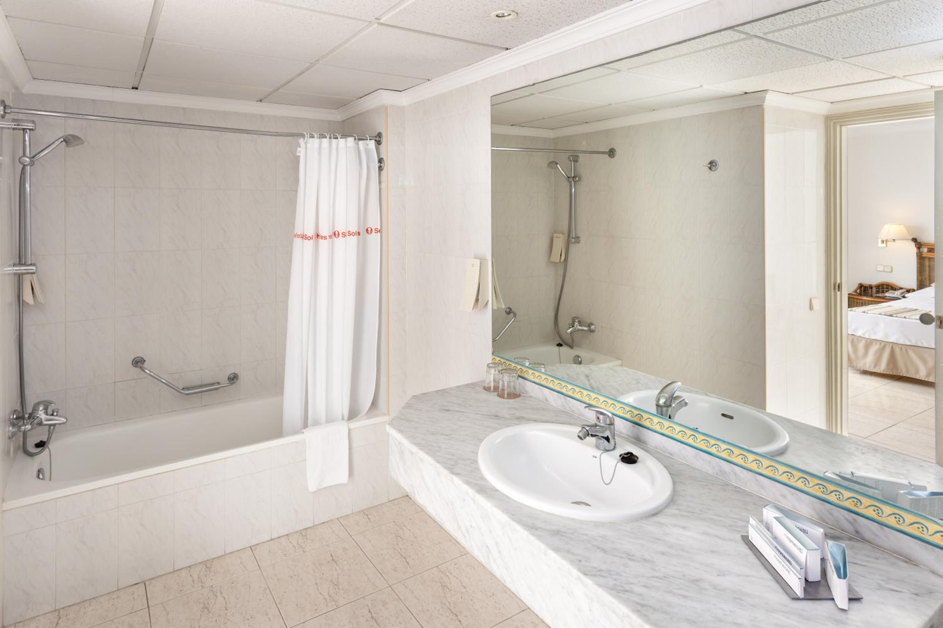 Sol Room - Photo 5