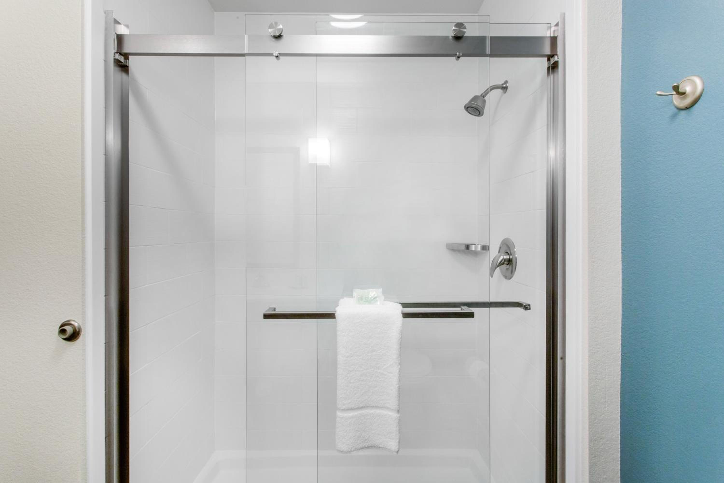 King Suite - Accessible/Non-Smoking