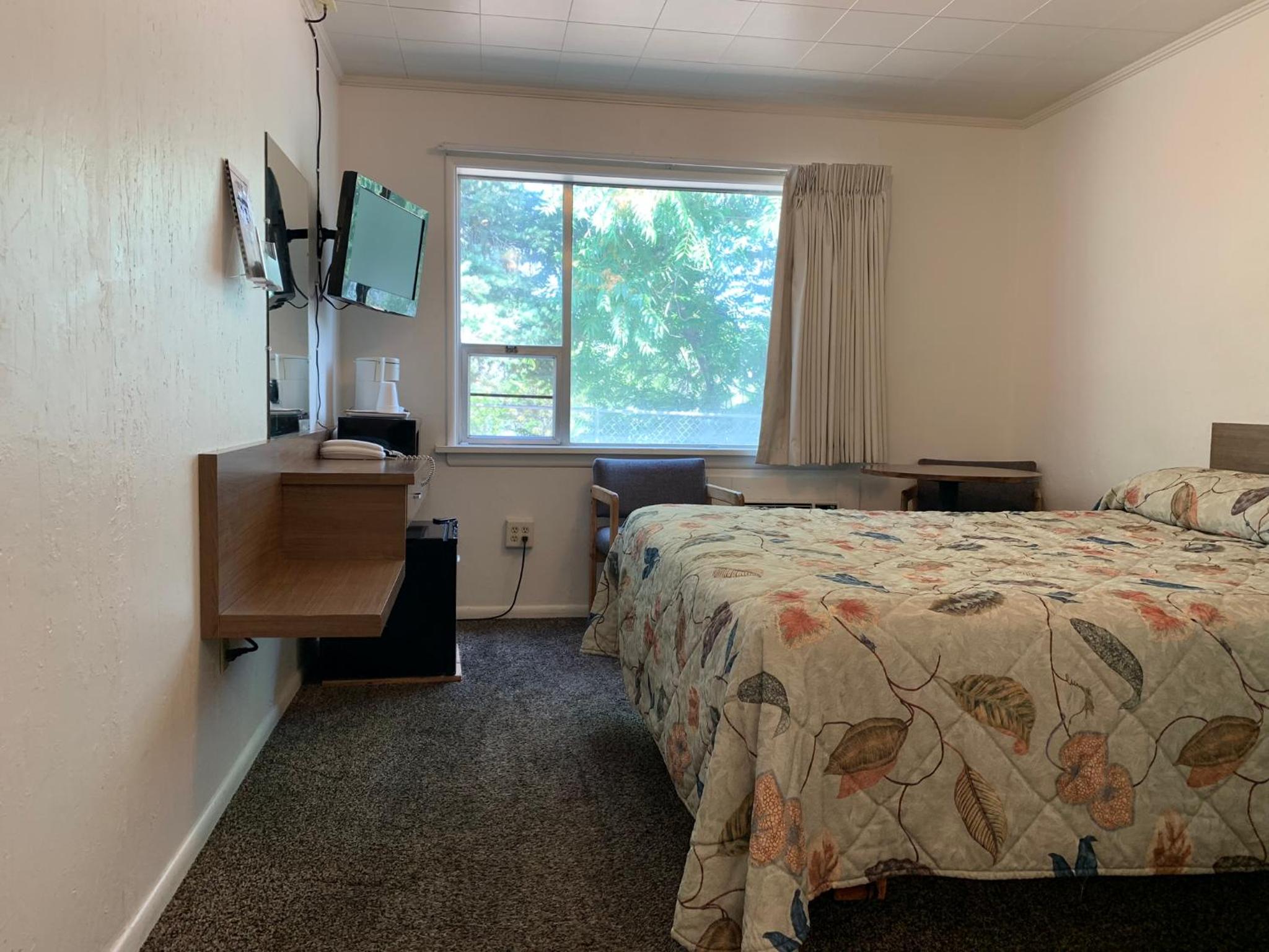 Queen Room photo 3