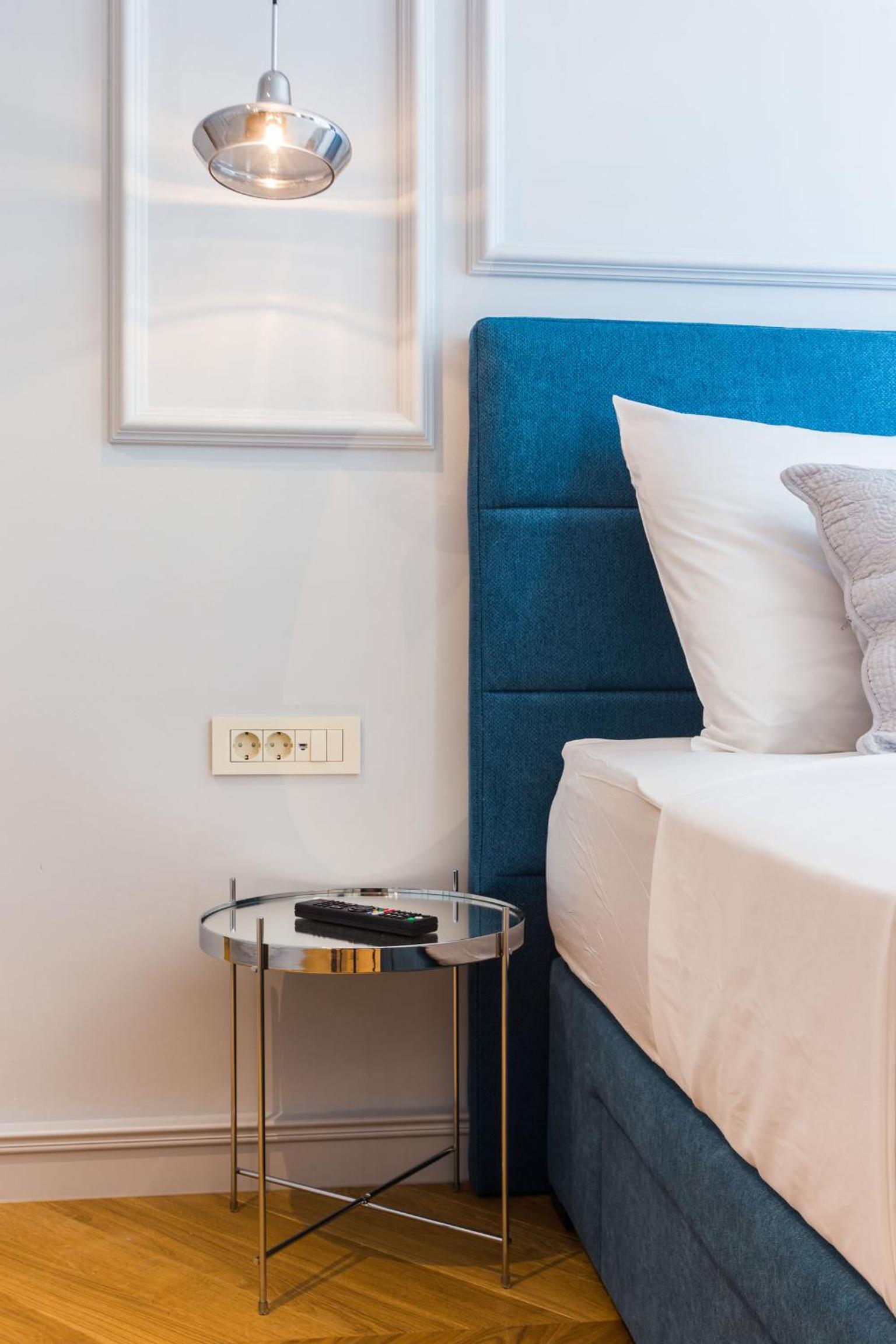 Double Room with Sea View - Photo 12