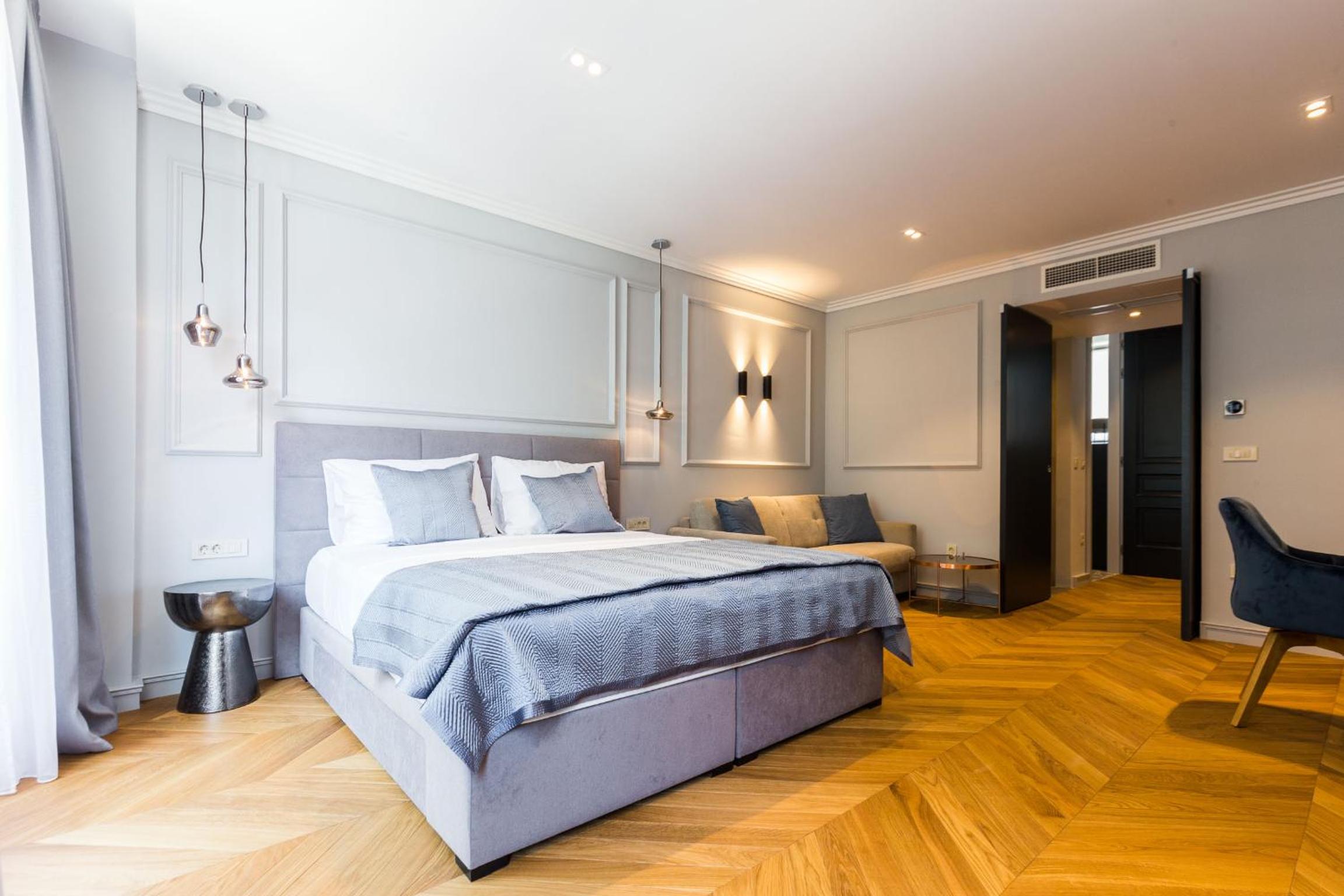 Deluxe Double Room with Sea View - Photo 9