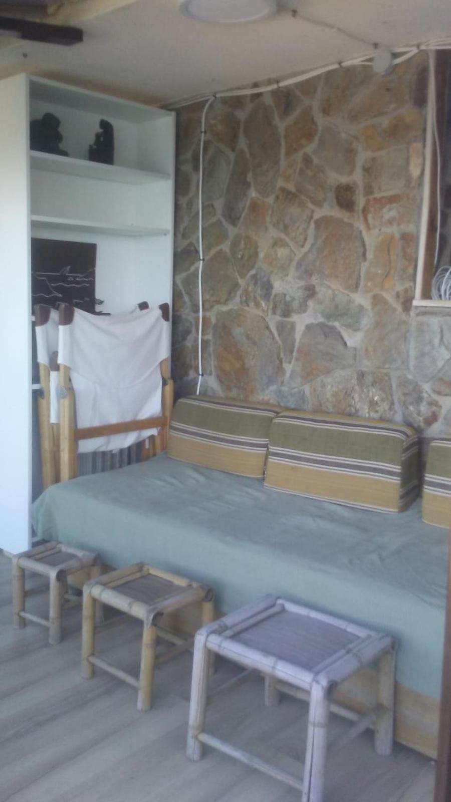 Estudio con vista al mar