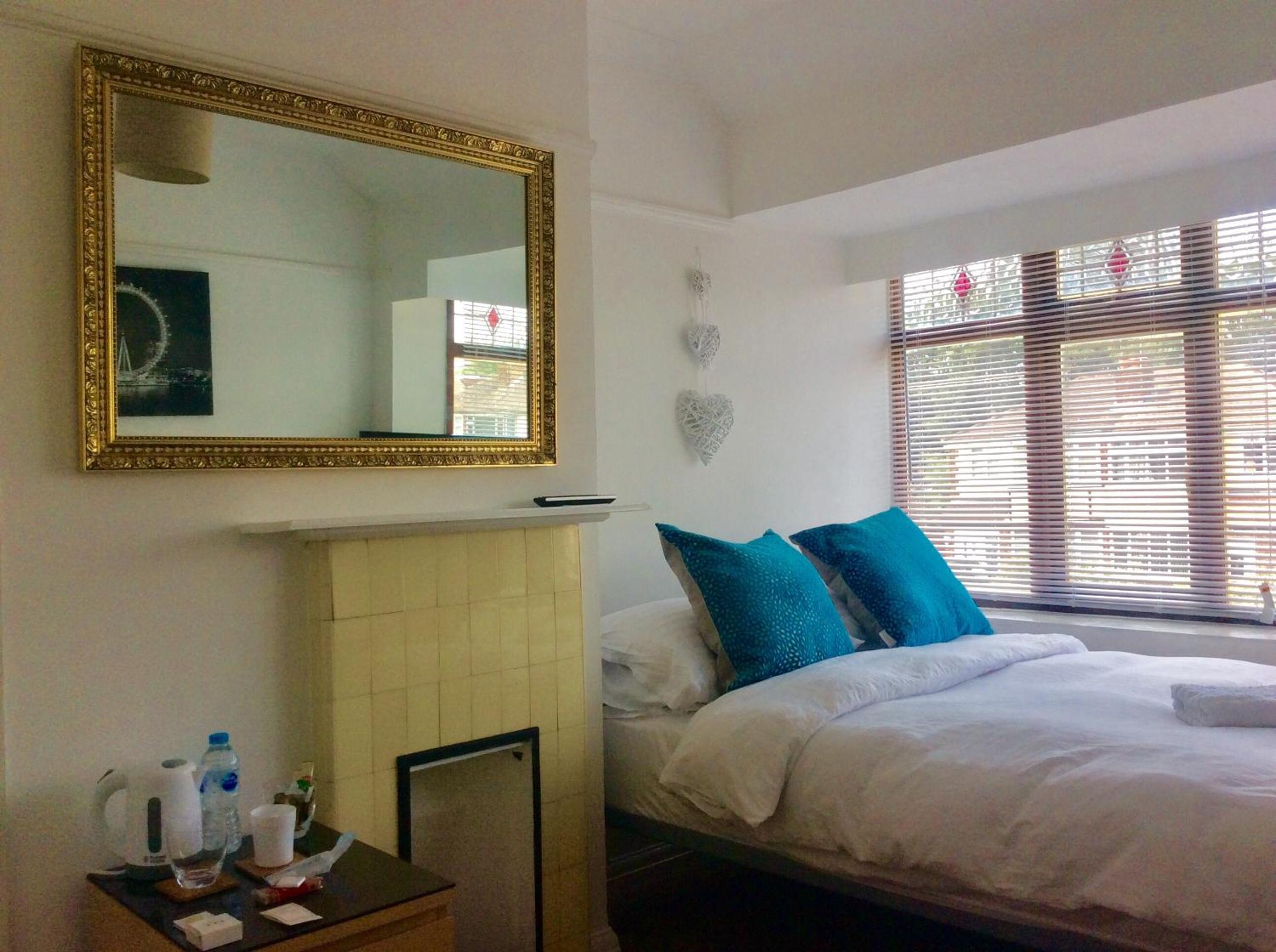 Deluxe Double Room with Street View - Photo 1