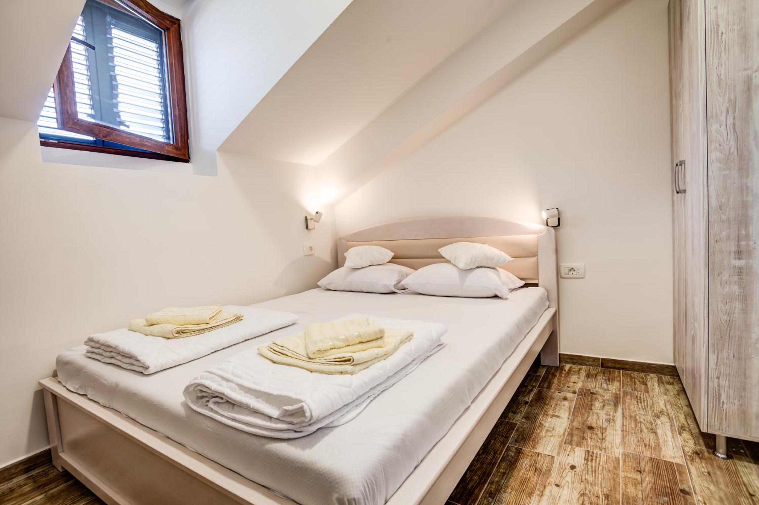 Superior Suite - Photo 6
