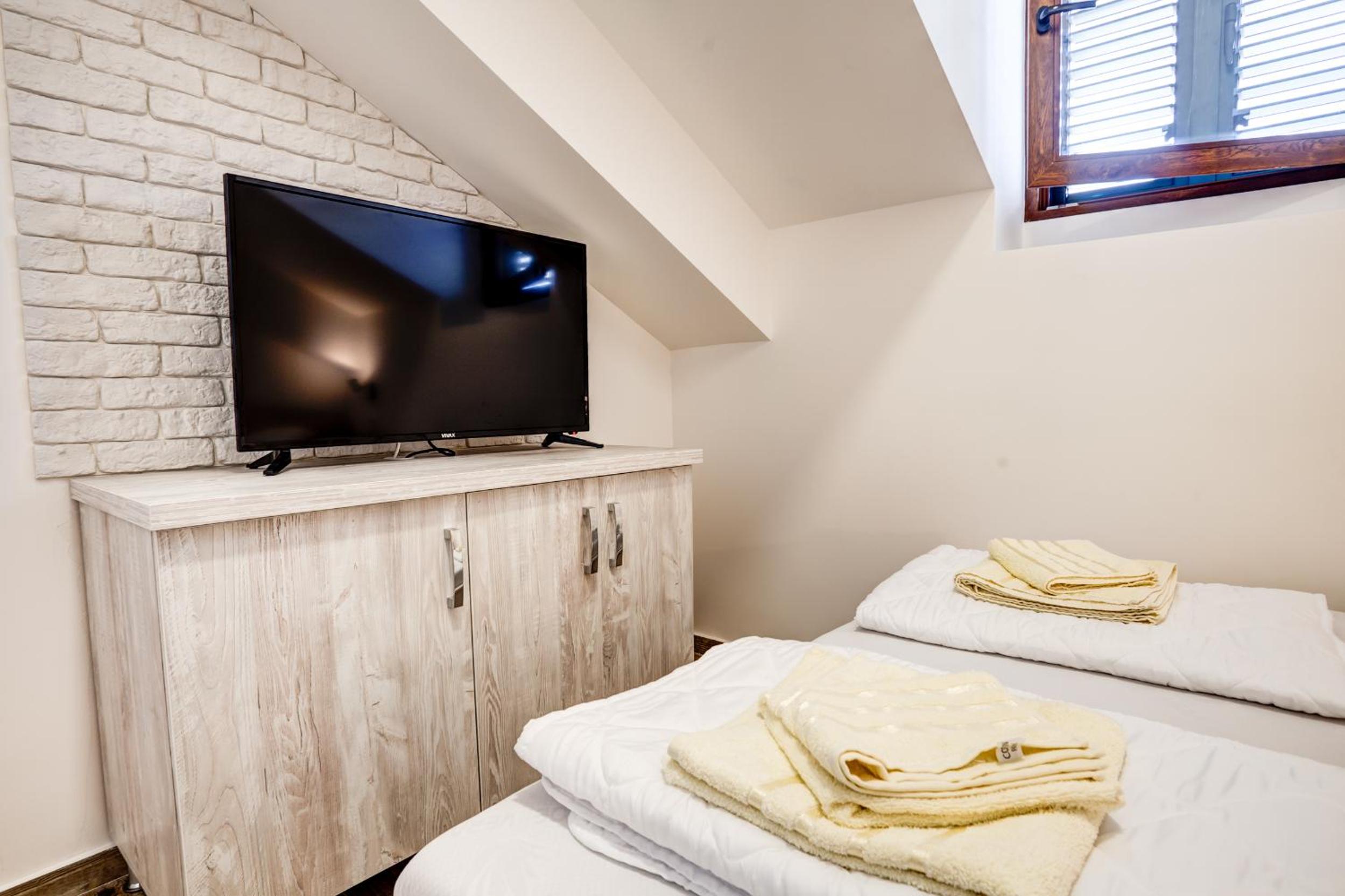 Superior Suite - Photo 7