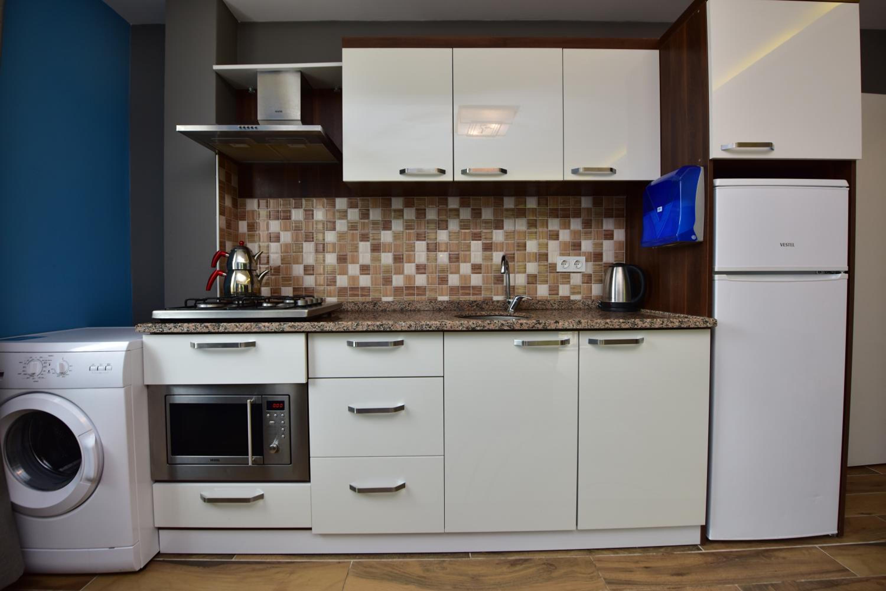 Two-Bedroom Suite with Balcony (Ground Floor) - Photo 5