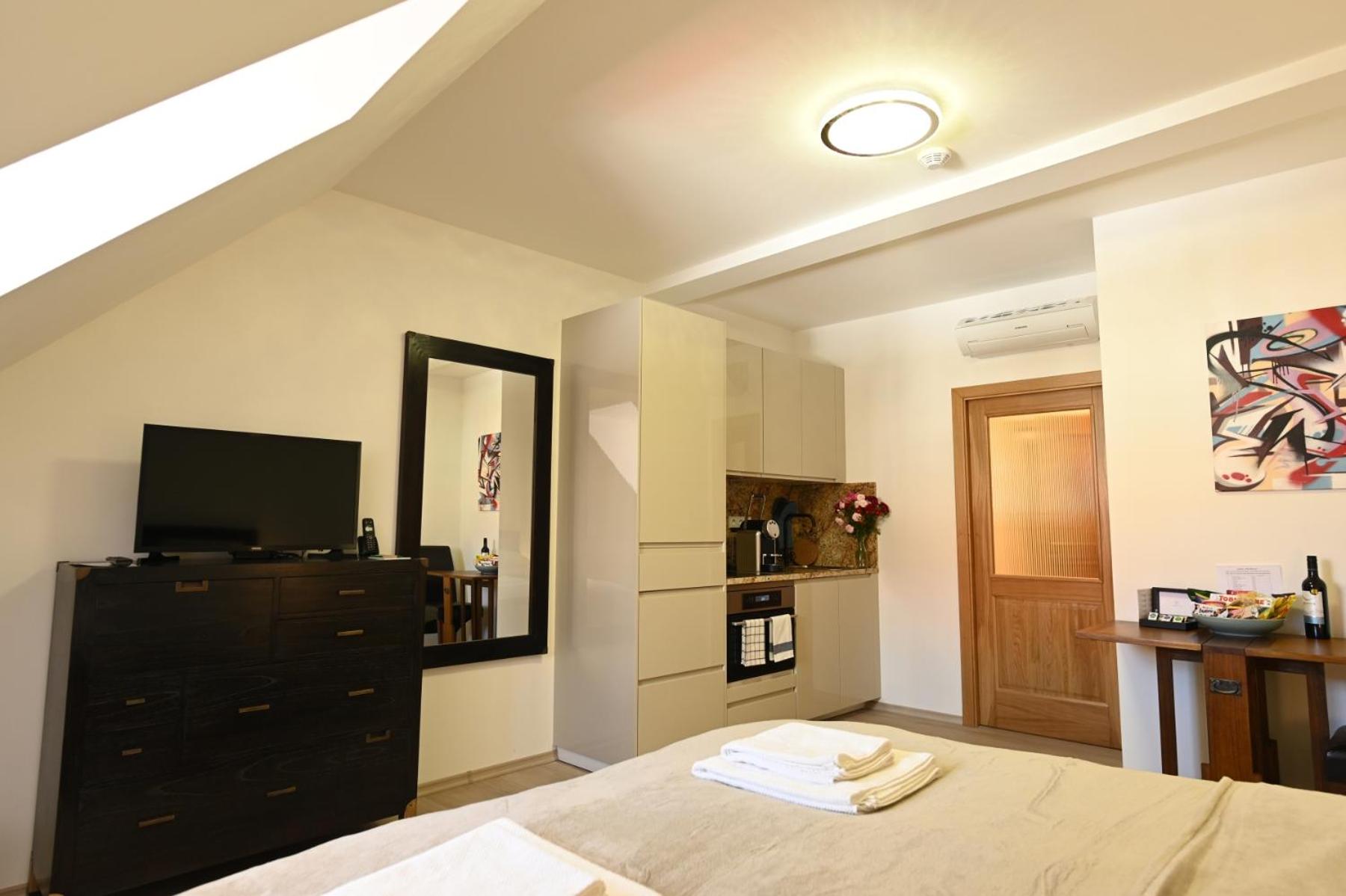 Studio Apartment photo 1