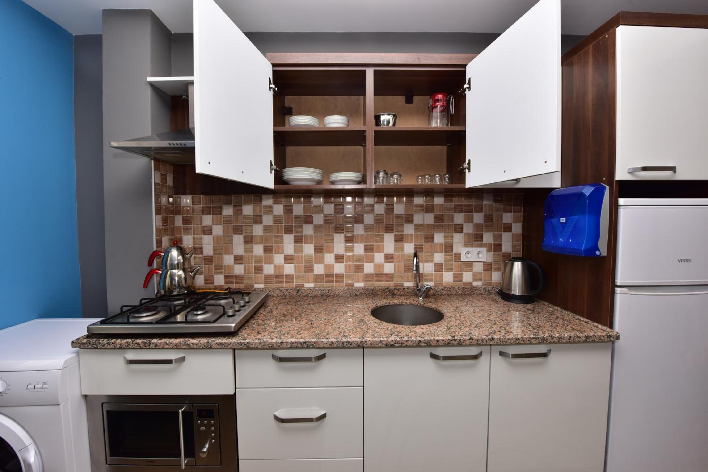 Two-Bedroom Suite with Balcony - Photo 15