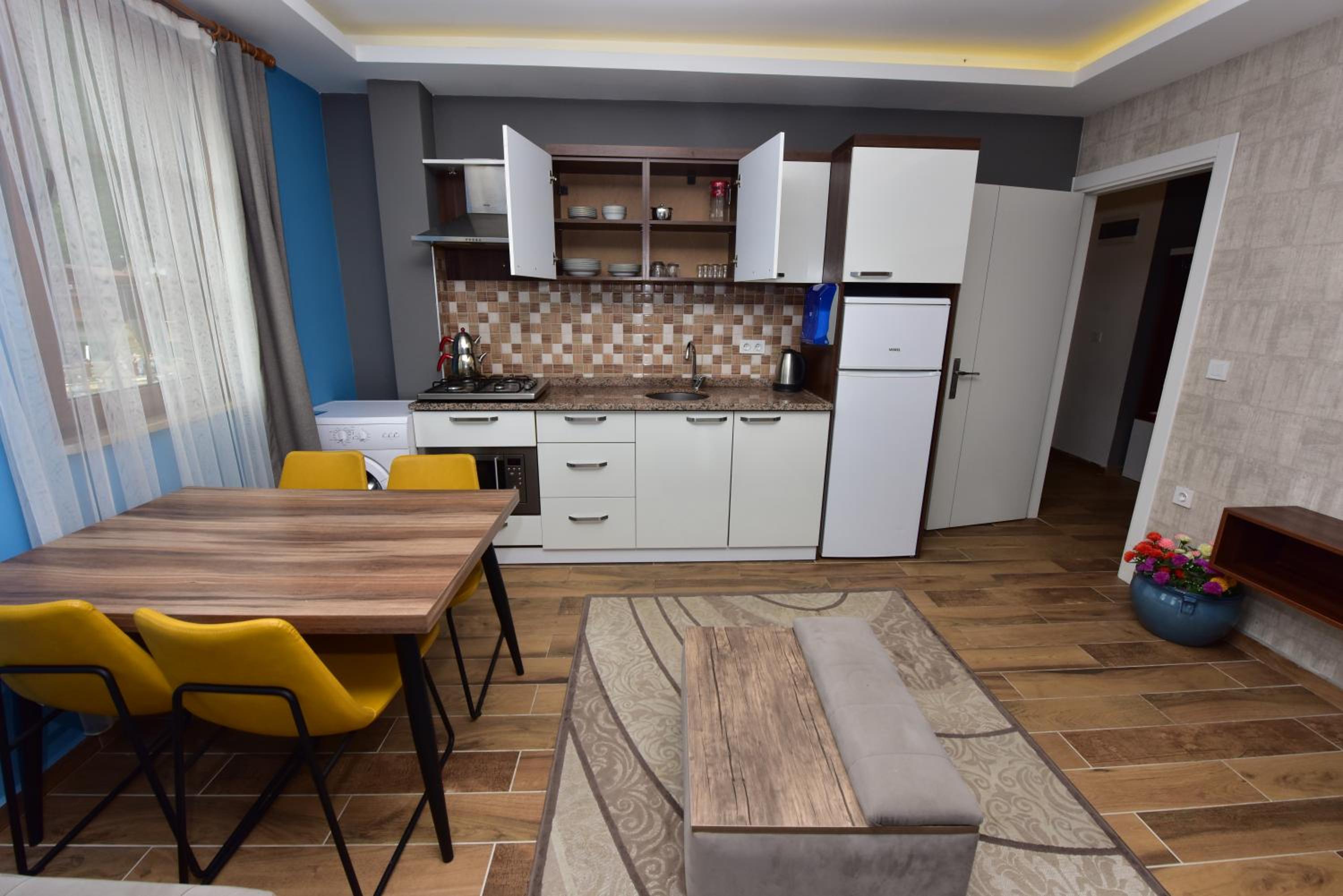 Two-Bedroom Suite with Balcony - Photo 14