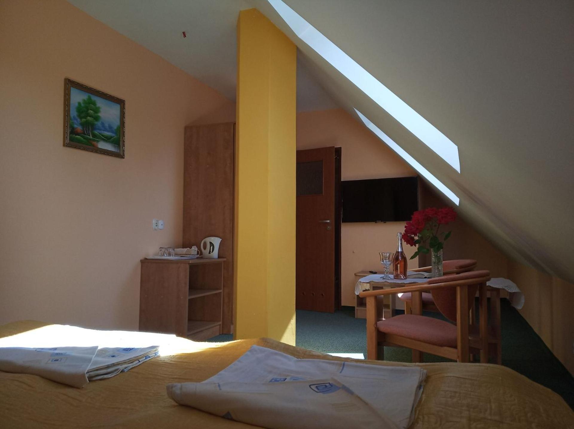 Double Room with Private Bathroom photo 2