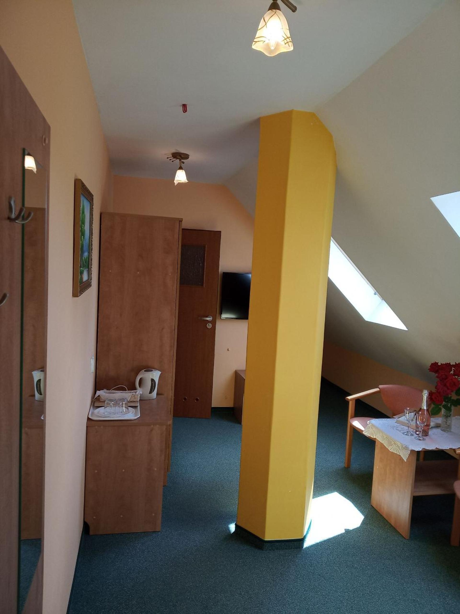 Double Room with Private Bathroom photo 3