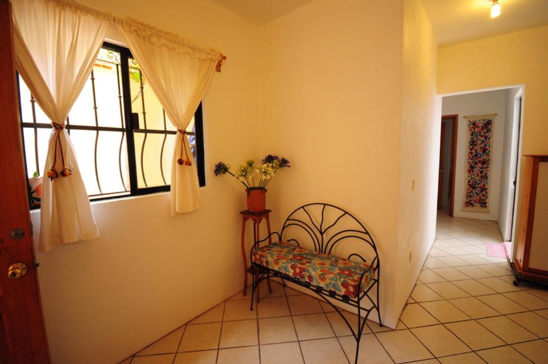 Double Room with Private Bathroom - Photo 4