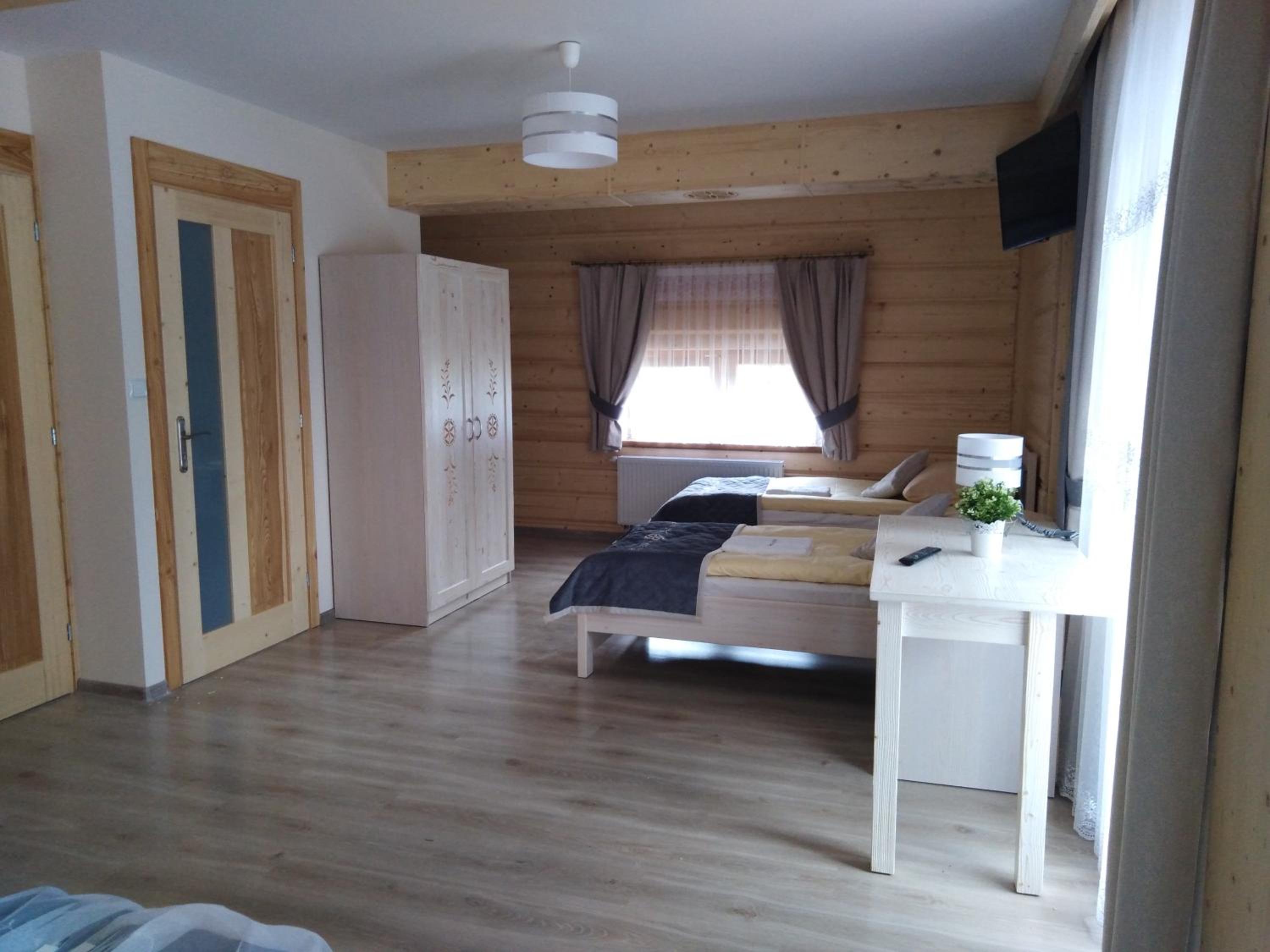 Family Room with Balcony photo 3