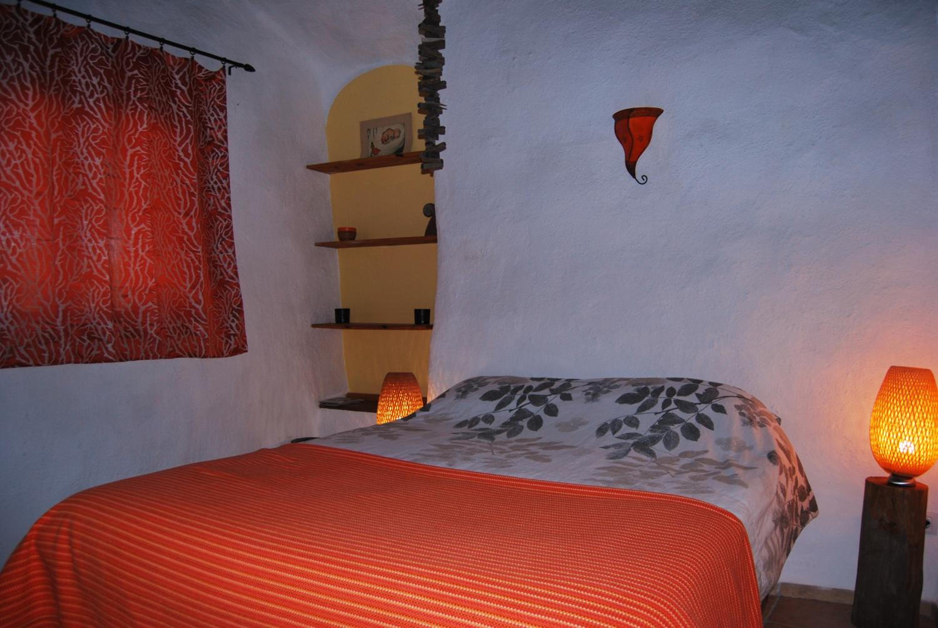 Deluxe Double Room with Shower - Photo 1