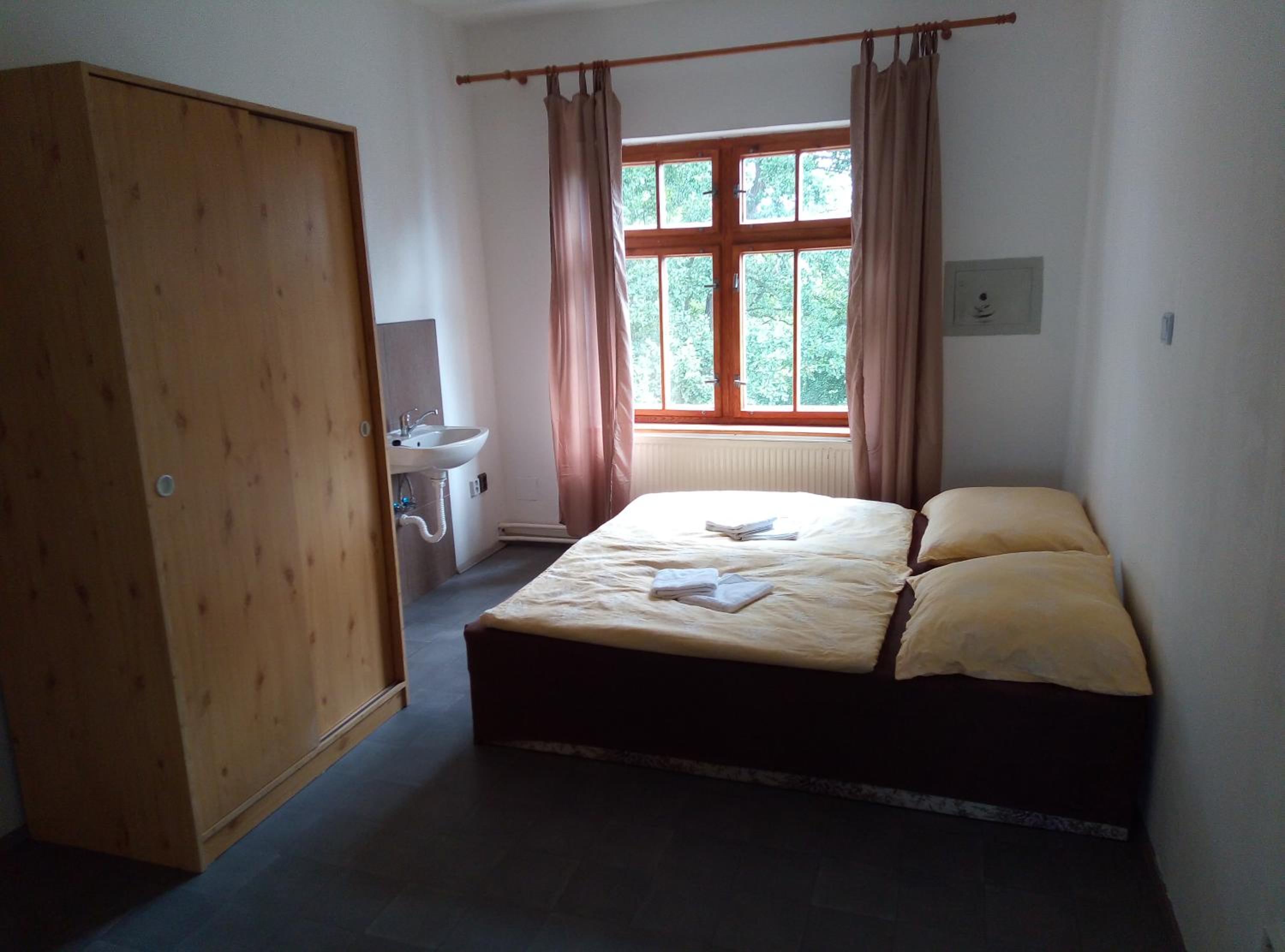 Double or Twin Room with Shared Bathroom photo 2