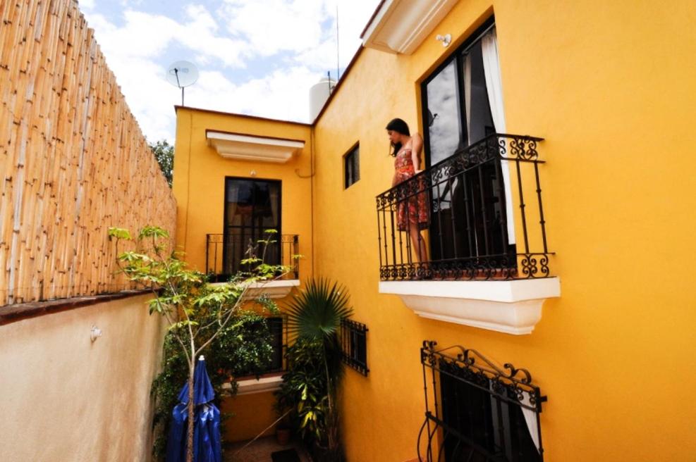 Double Room with Private Bathroom - Photo 8