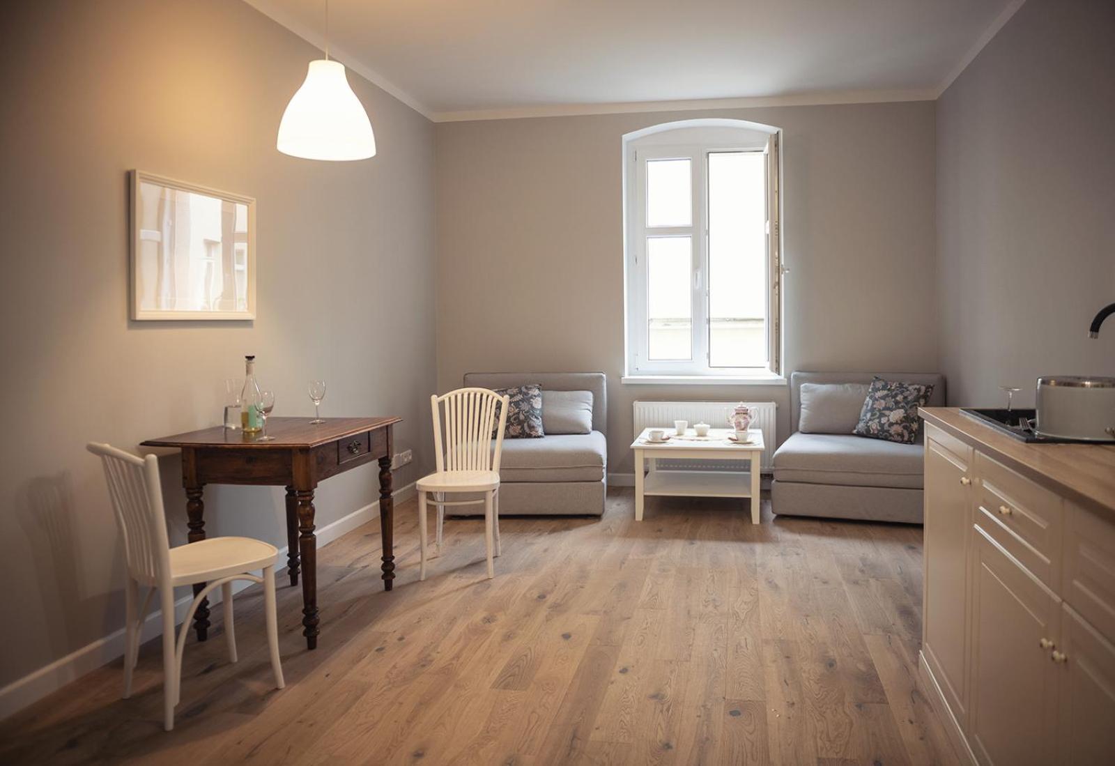 One-Bedroom Apartment - Photo 11